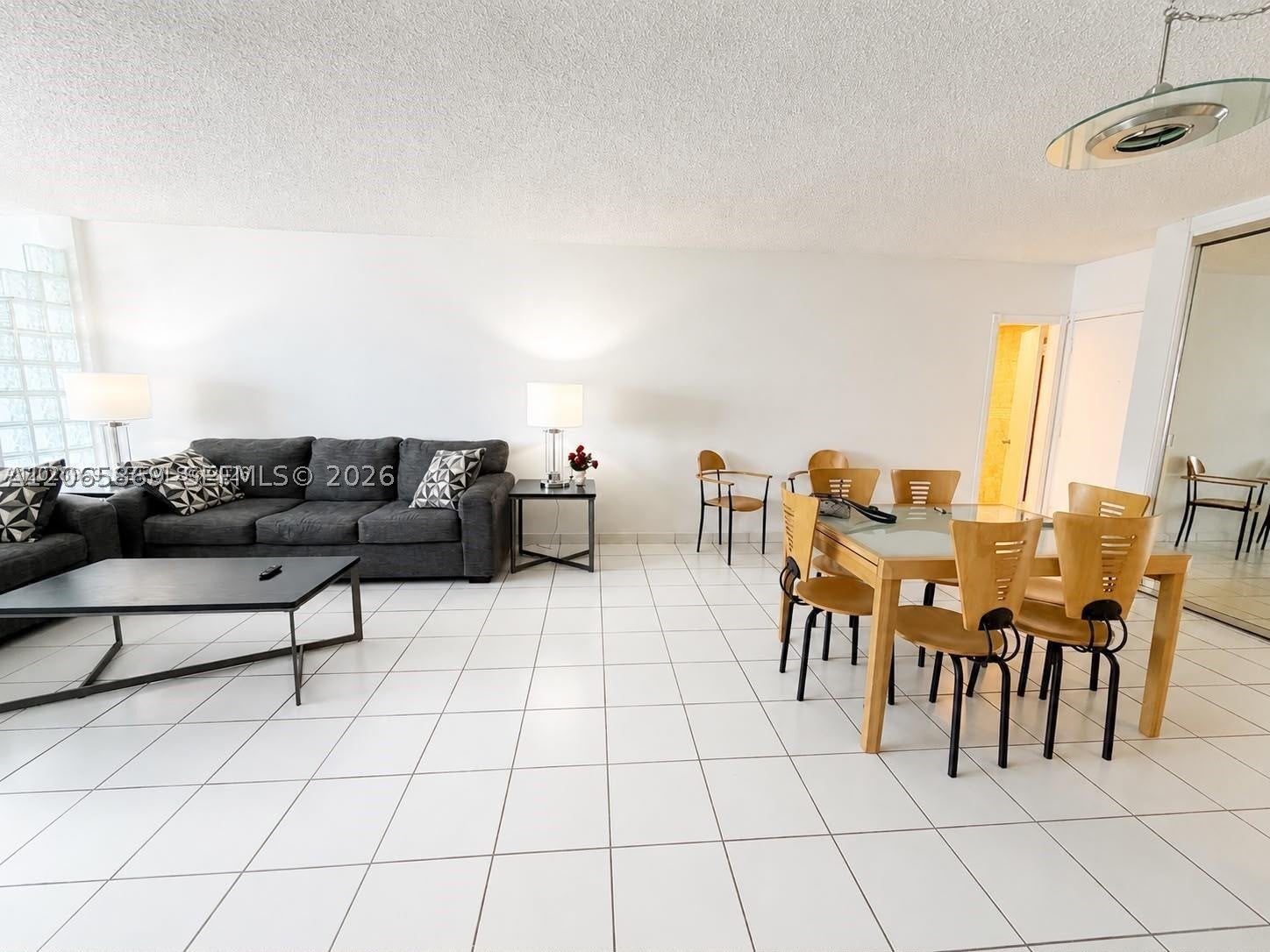 5005 Collins Ave 616