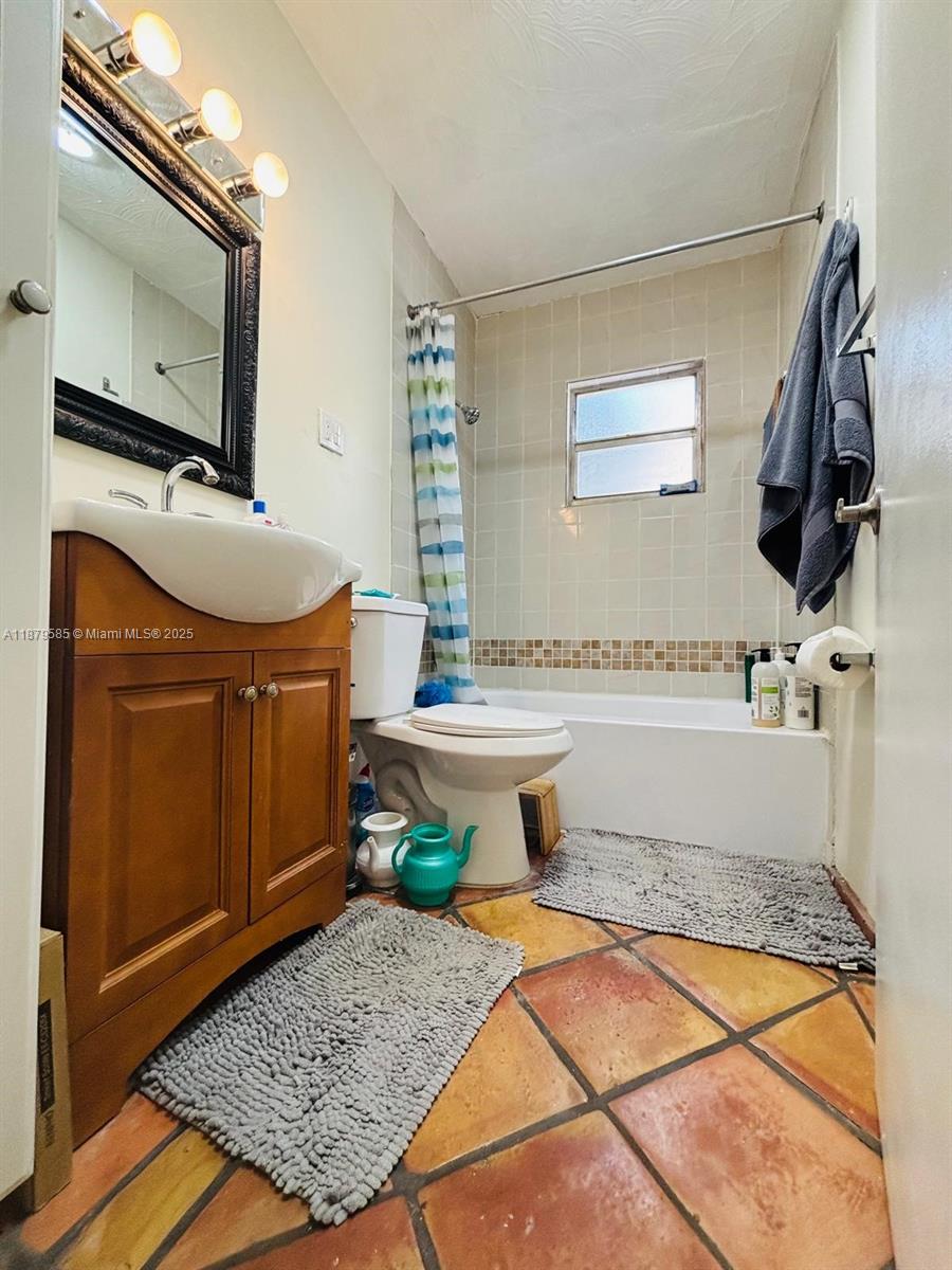 RIVERSIDE PARK - Residential Lease