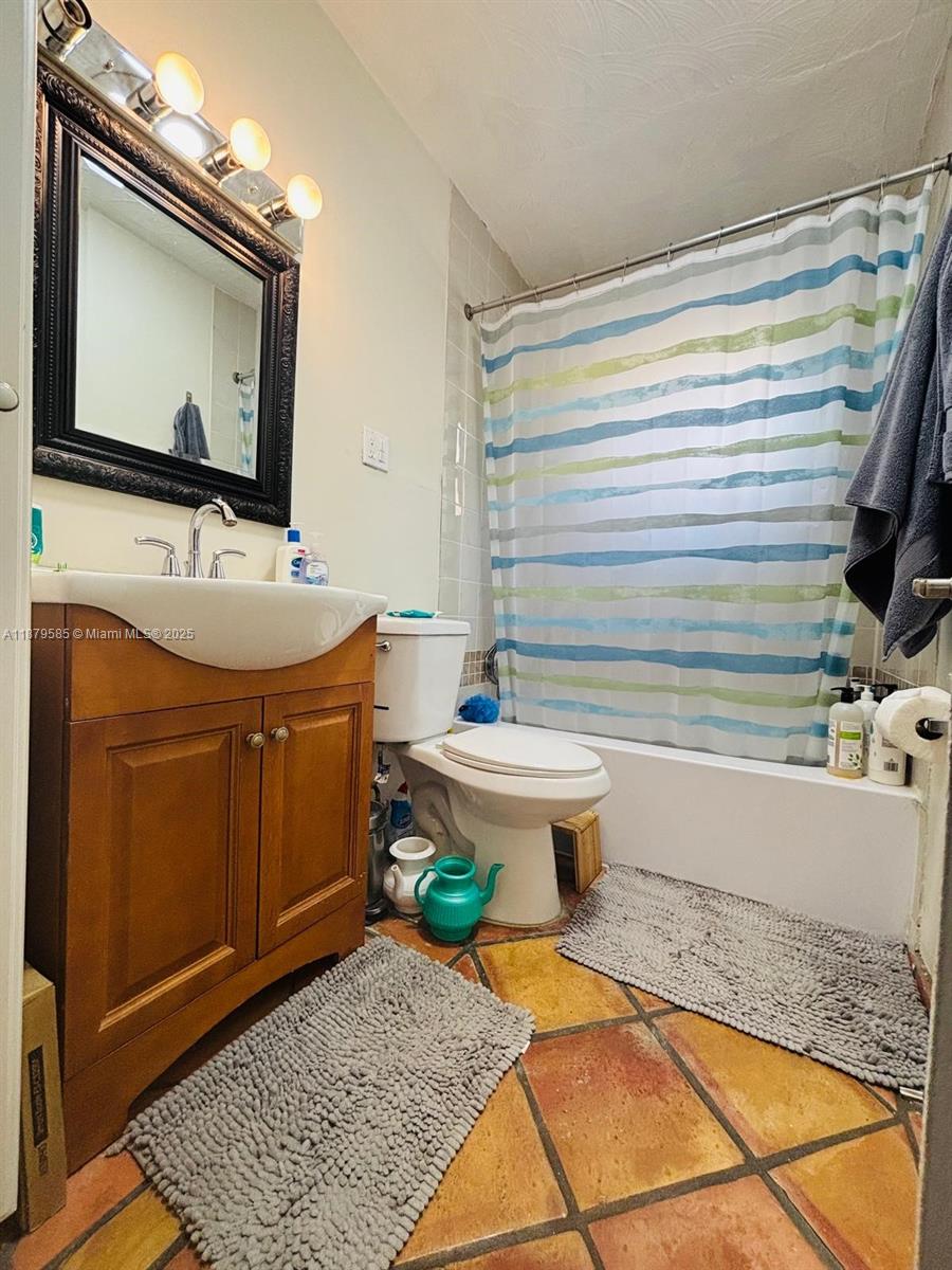 RIVERSIDE PARK - Residential Lease