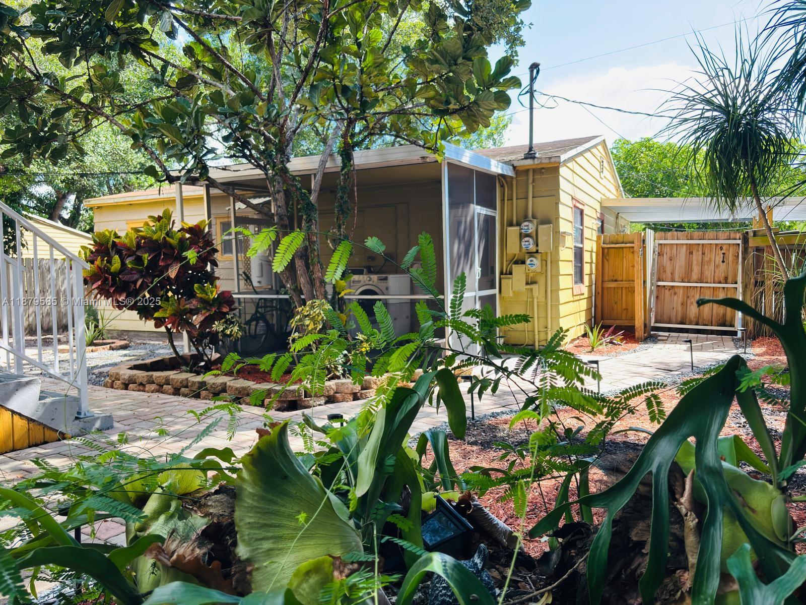 RIVERSIDE PARK - Residential Lease