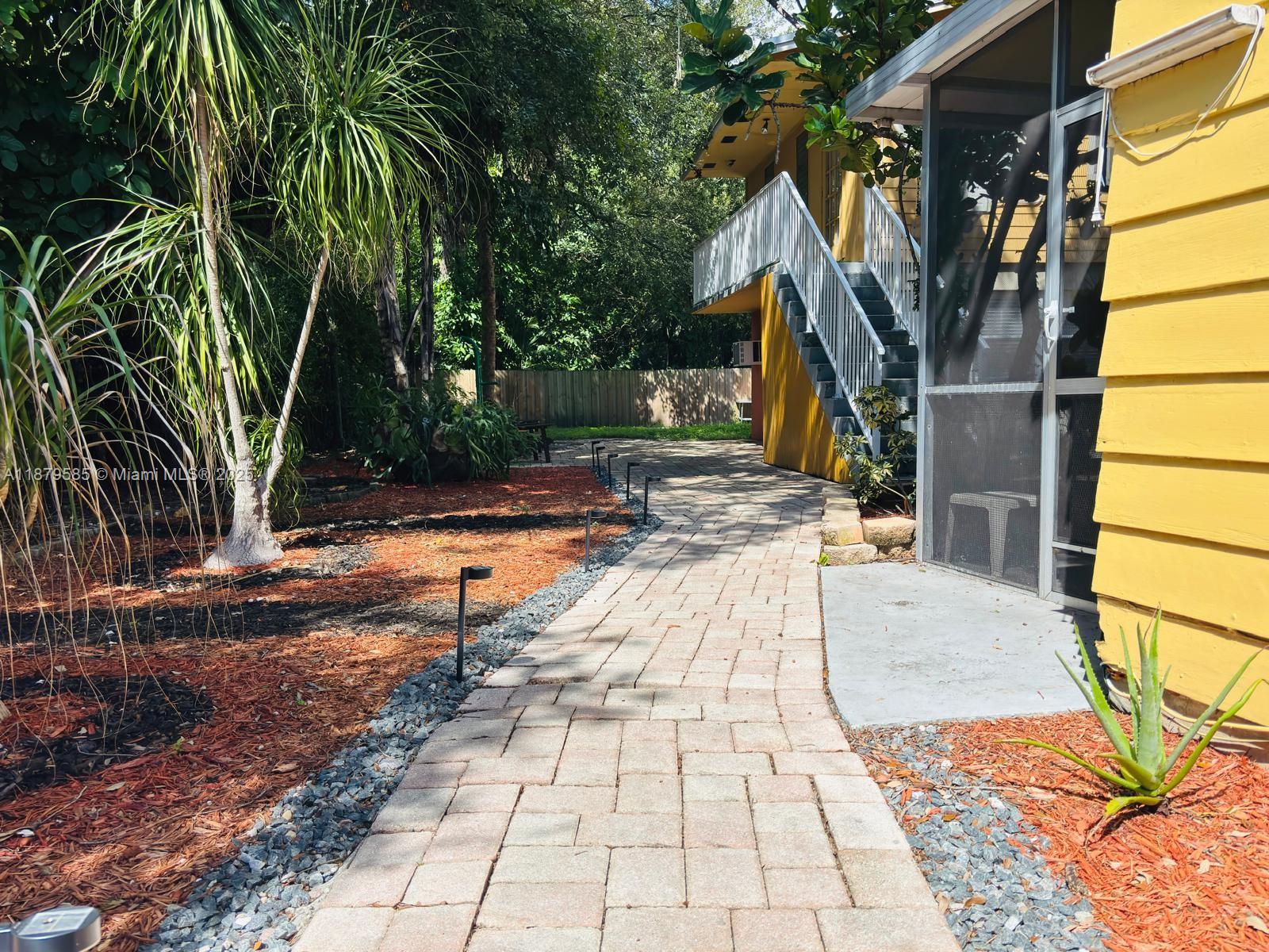 RIVERSIDE PARK - Residential Lease