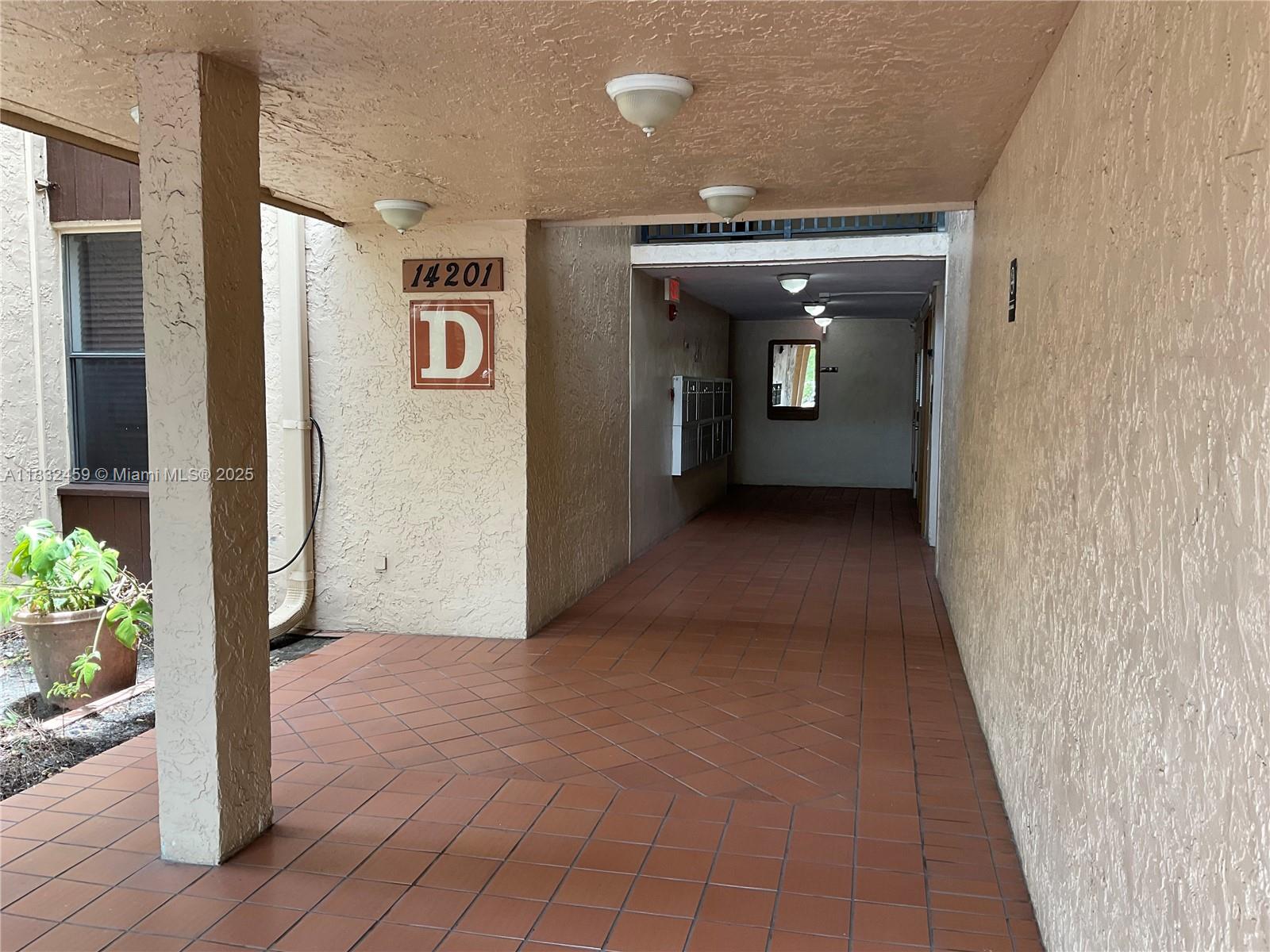 14201 N Kendall Dr 412D