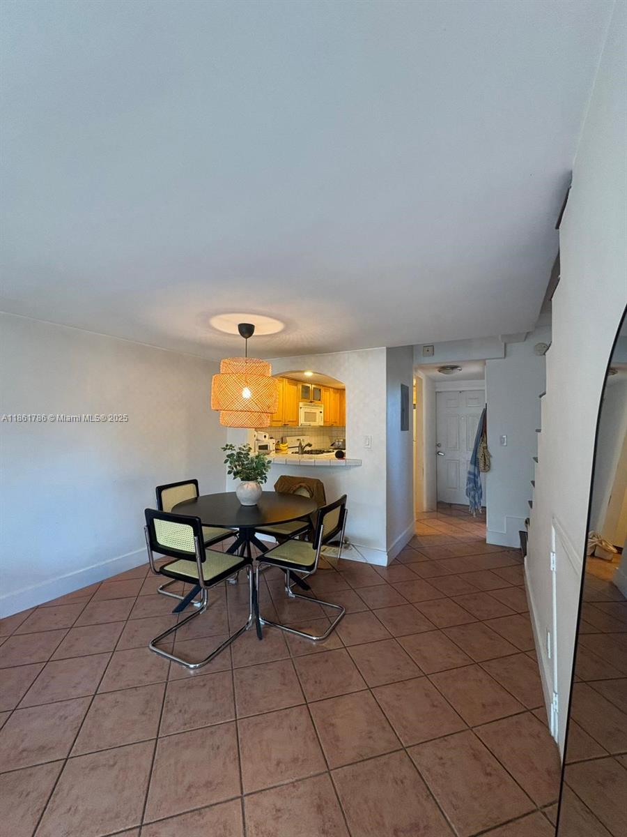 VILLAS OF PINECREST CONDO - Residential