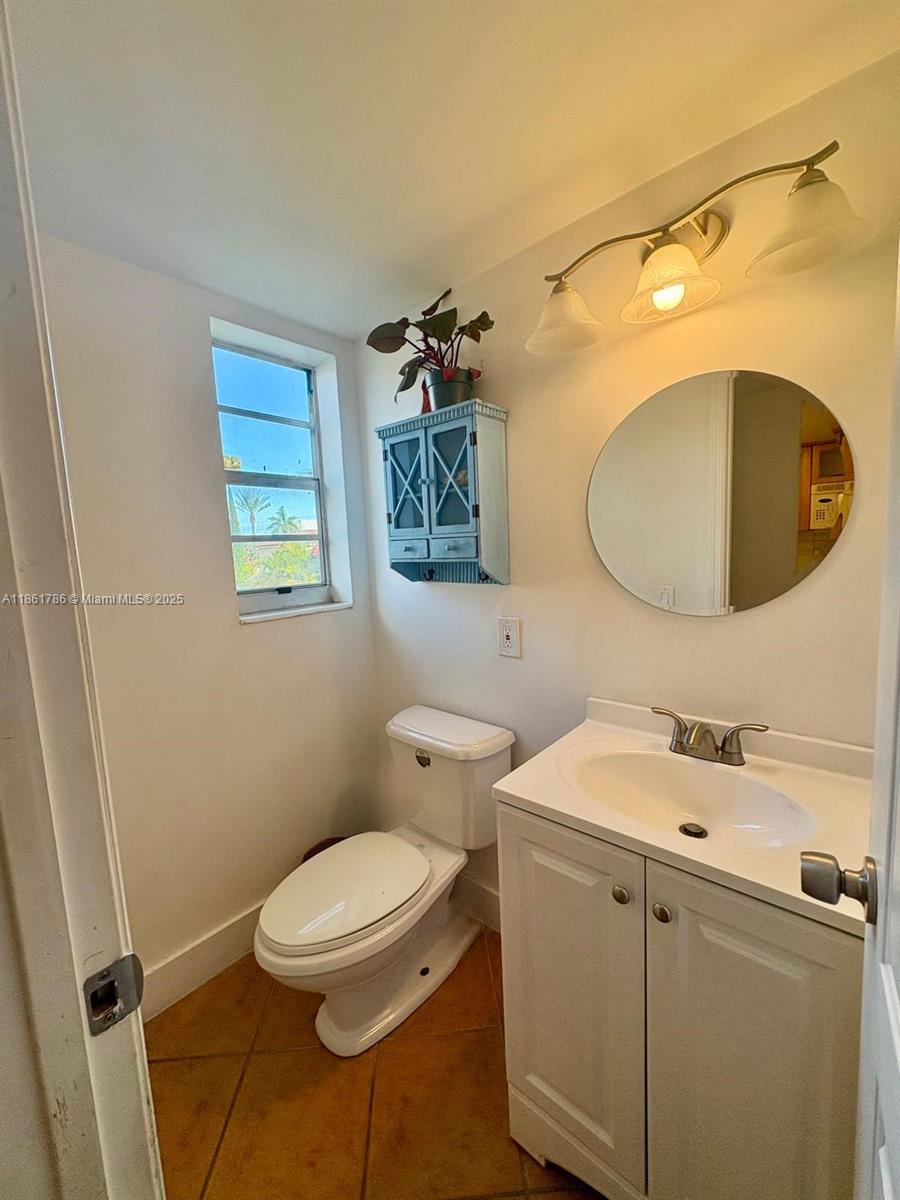 VILLAS OF PINECREST CONDO - Residential