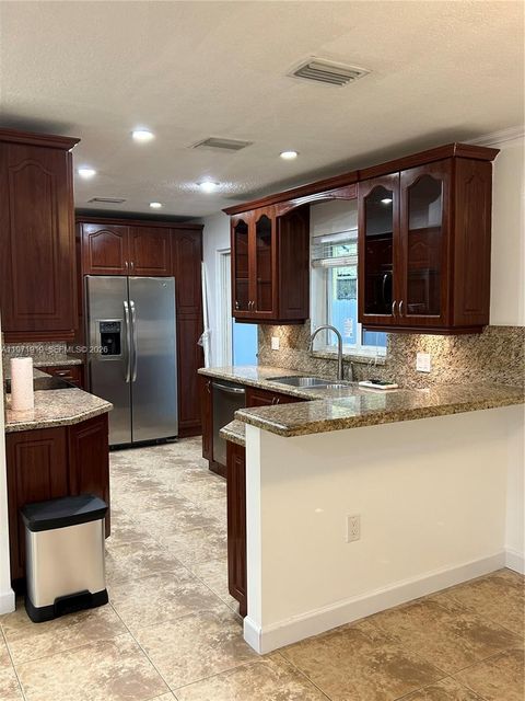 230 SW 30th Ave 230 Miami FL 33135