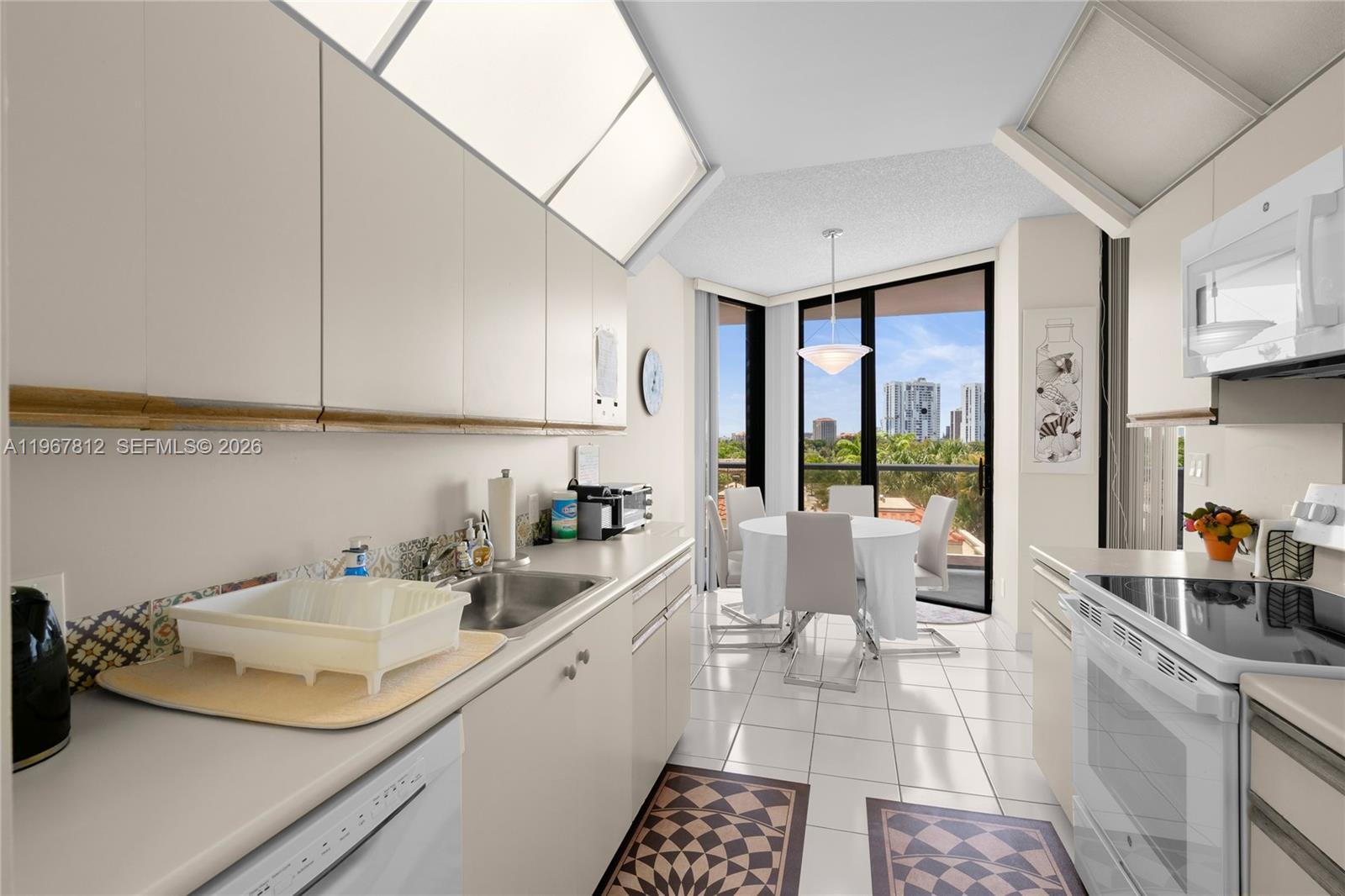 HAMPTONS WEST CONDO - Residential