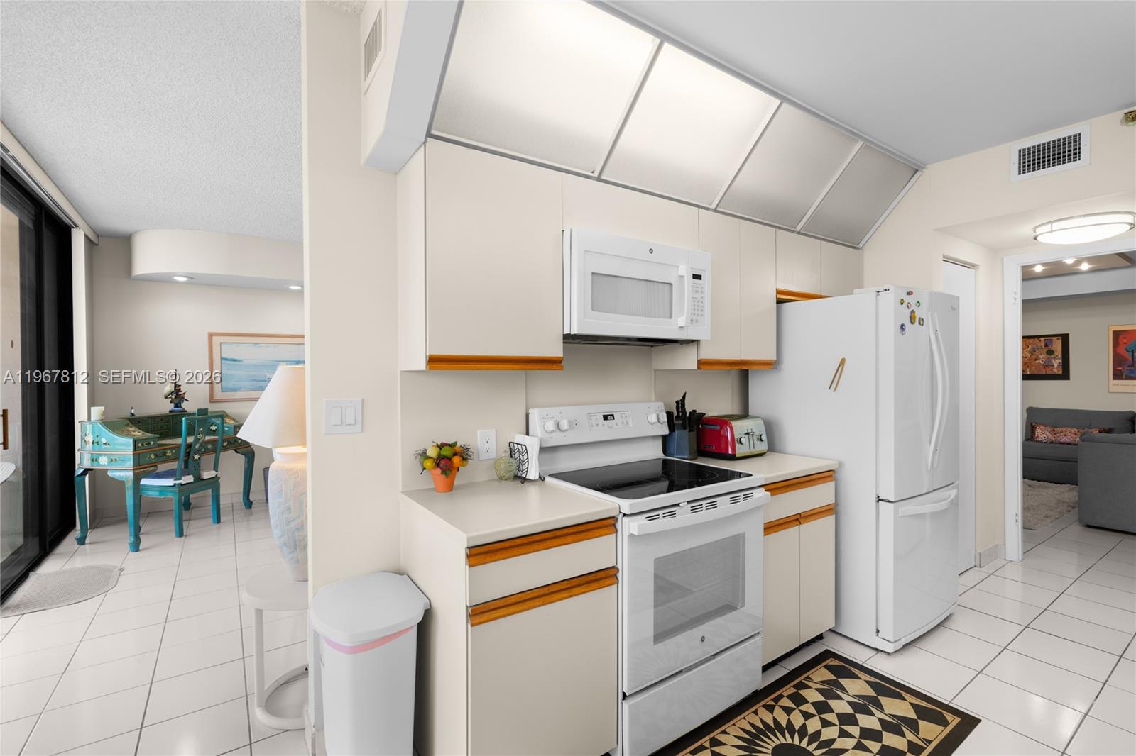 HAMPTONS WEST CONDO - Residential