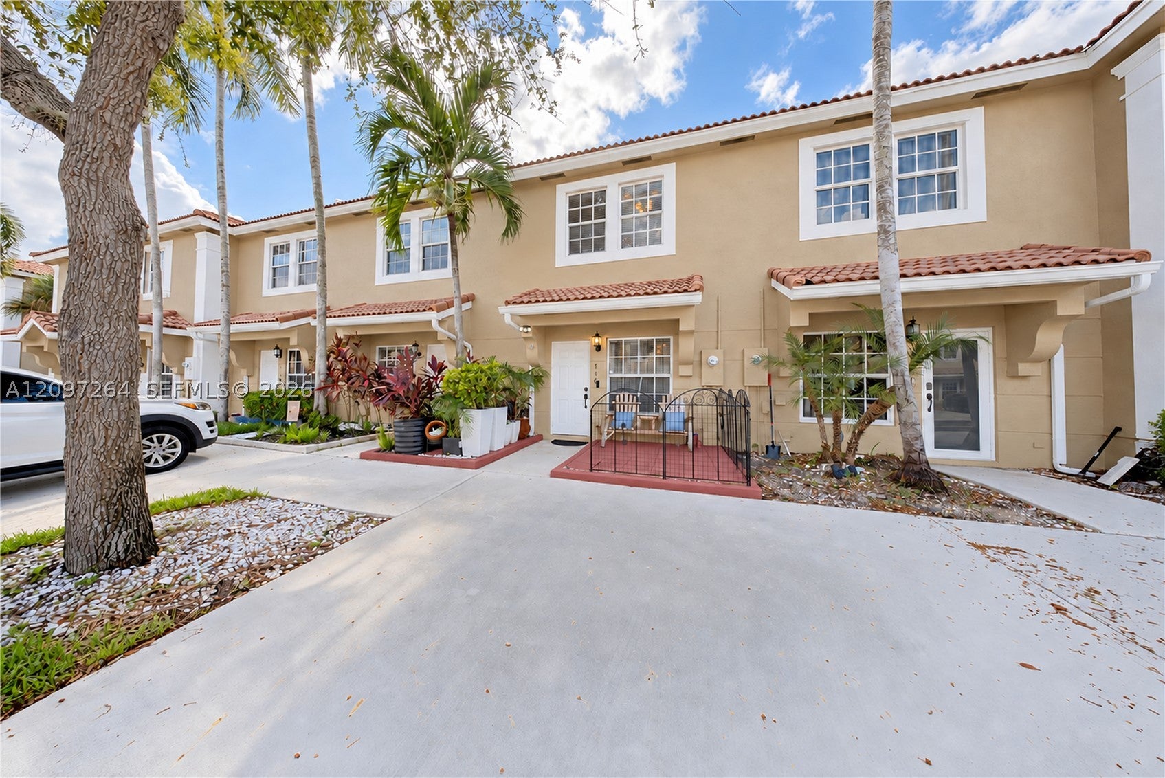 View photos, virtual tours, details... 716 SW 122nd Ave
