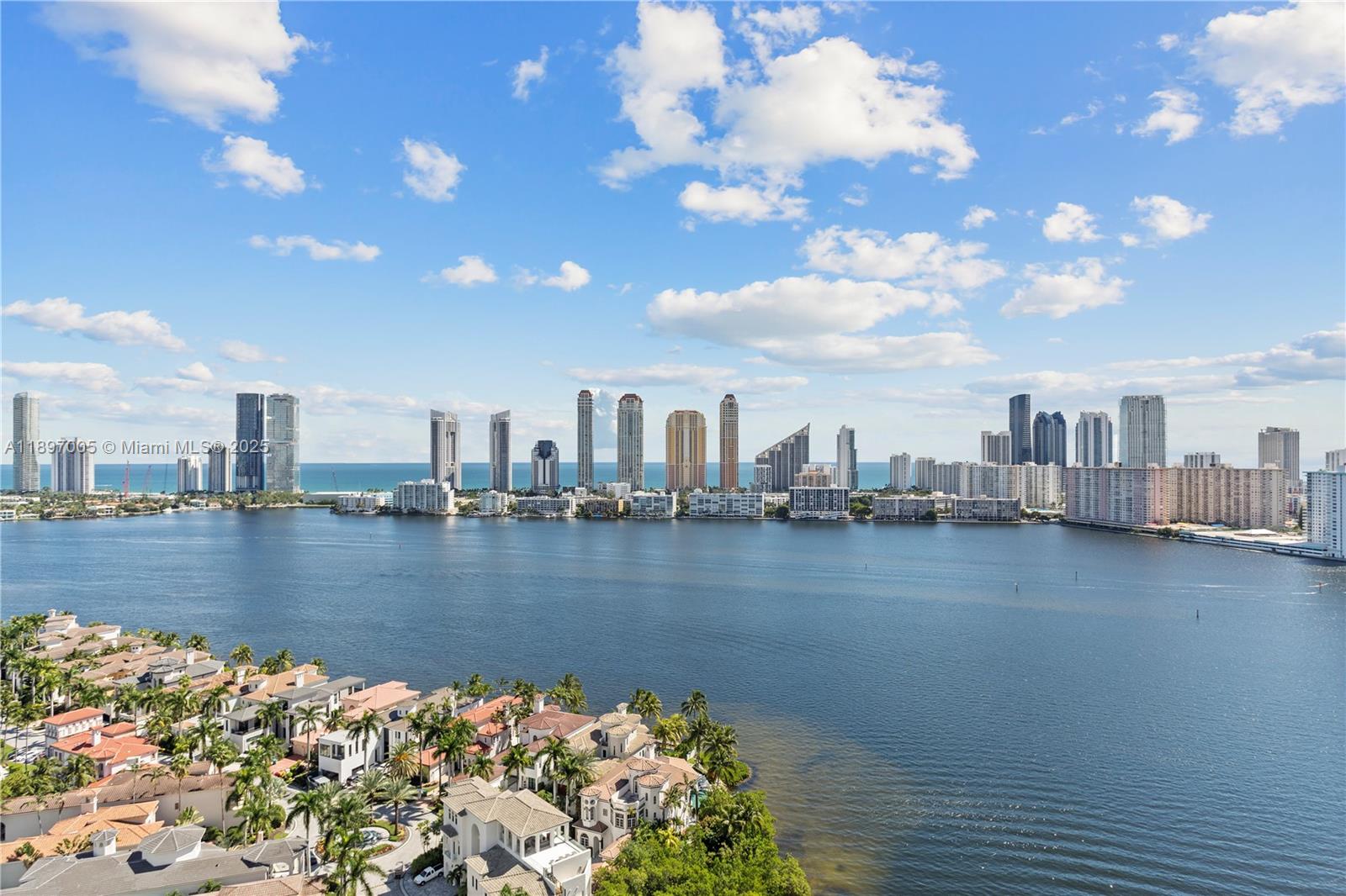 BELLAMARE @ WILLIAMS ISLA - Residential