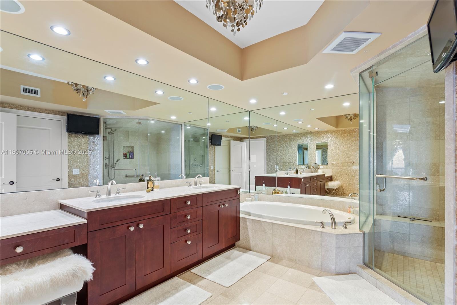 BELLAMARE @ WILLIAMS ISLA - Residential