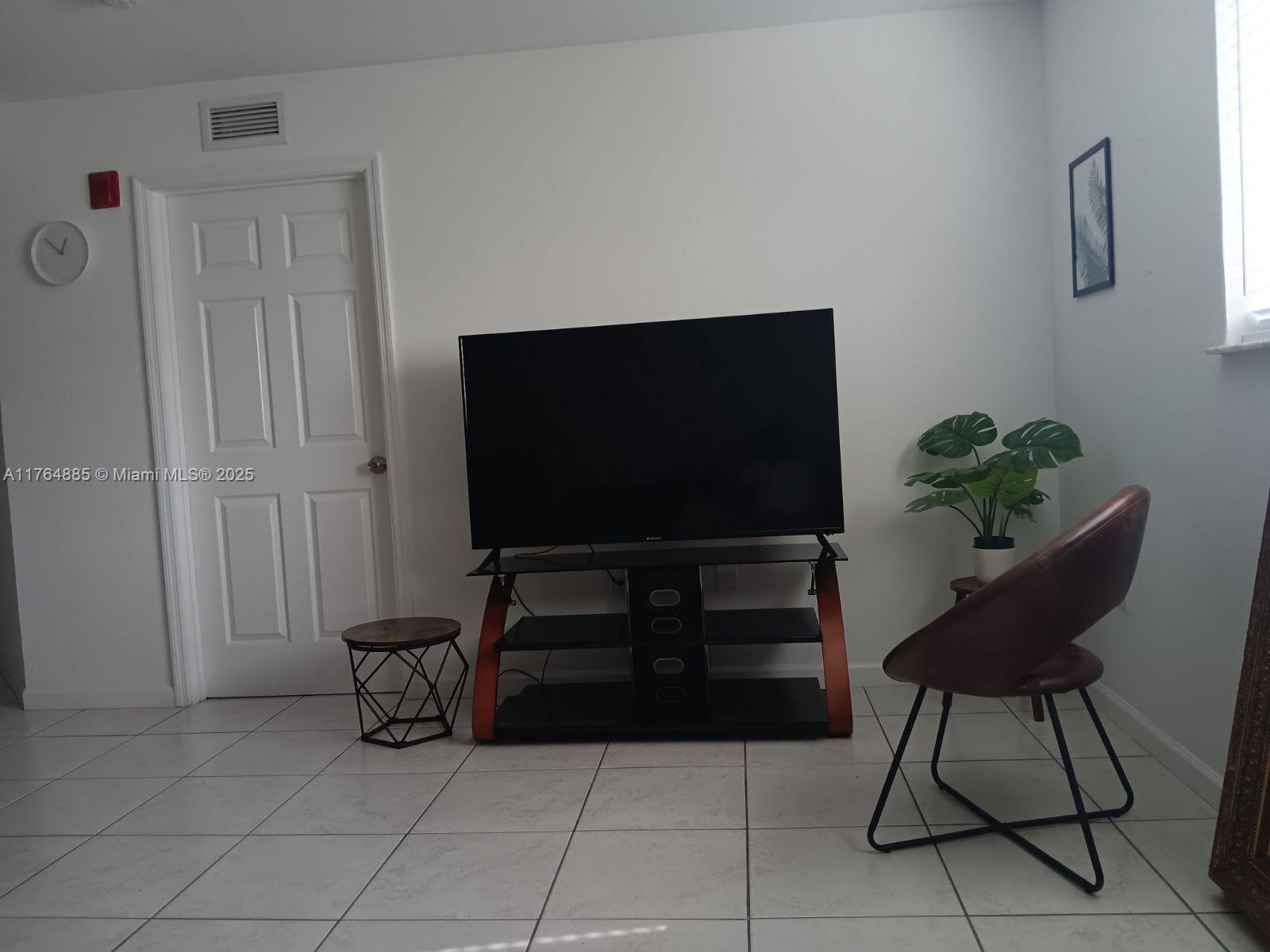 328 NW 12th Ave 10