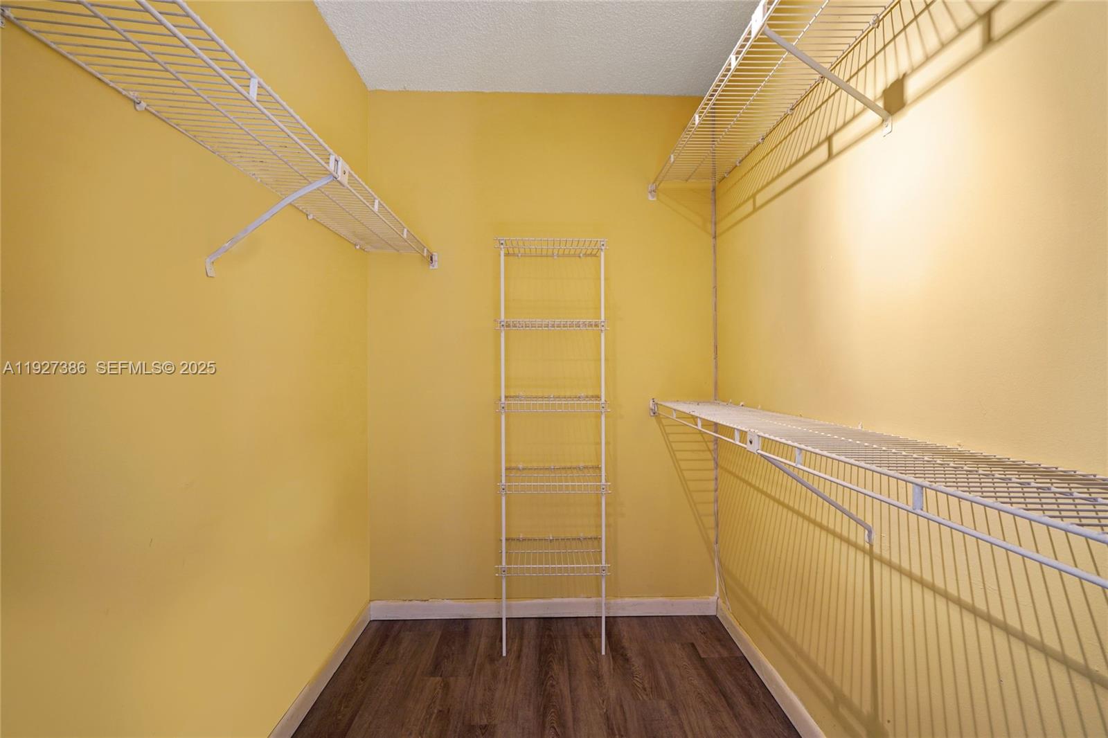 KARANDA VILLAGE III-B CON - Residential