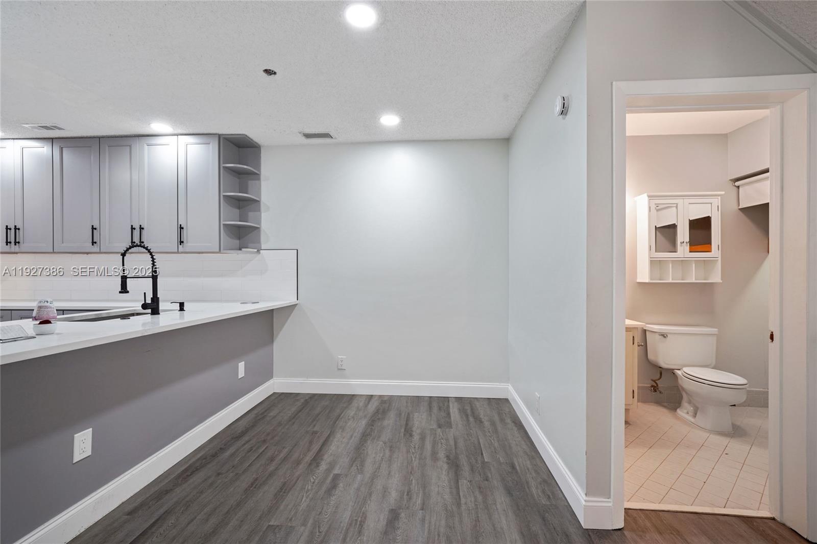 KARANDA VILLAGE III-B CON - Residential