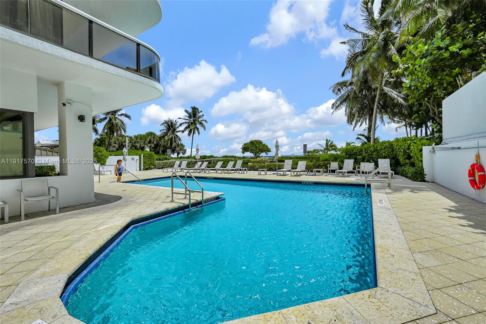 THE WAVES CONDO - Residential Lease