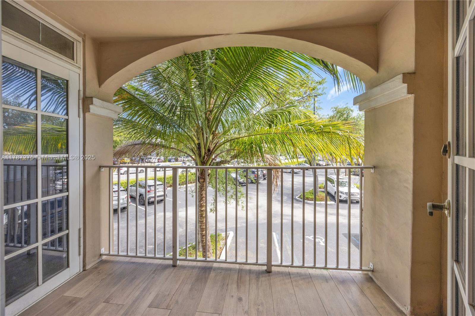 UNIVERSITY INN CONDO - Residential