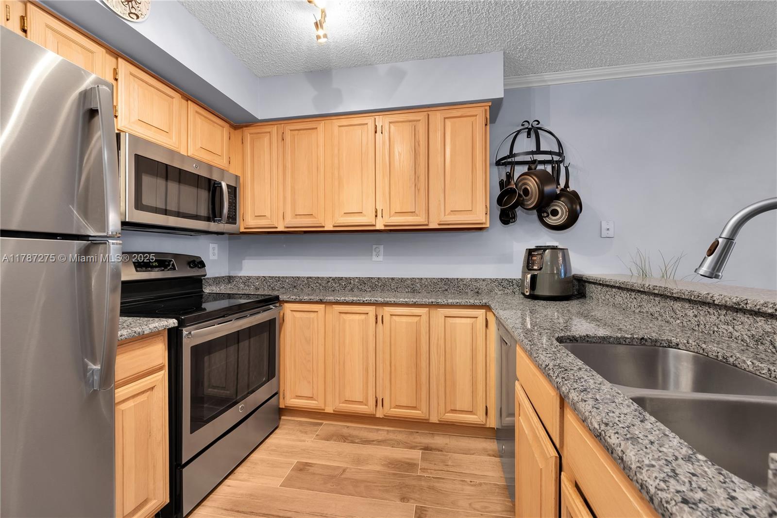UNIVERSITY INN CONDO - Residential