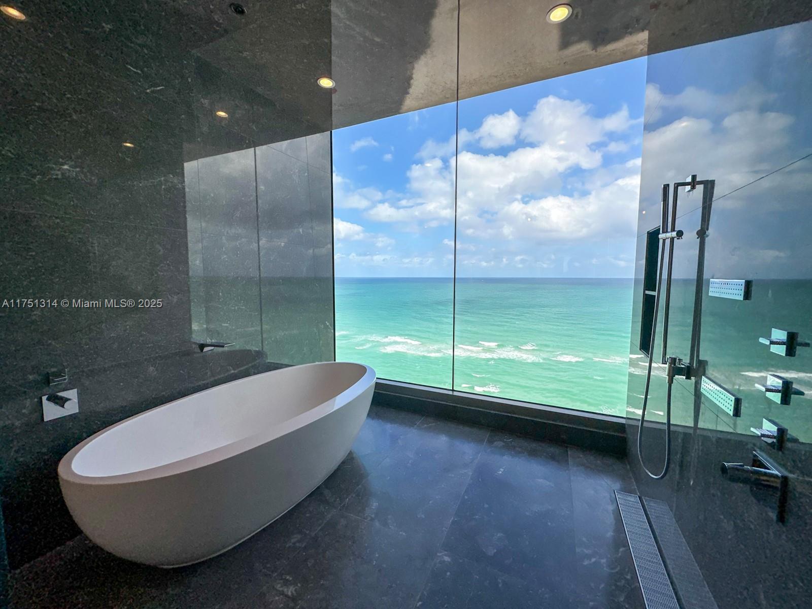 NORTH BISCAYNE BEACH AMEN - Residential