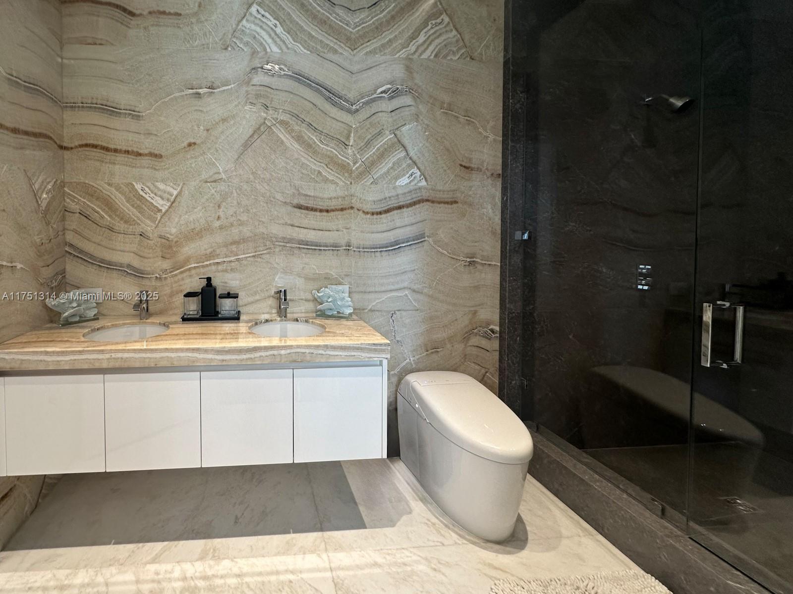 NORTH BISCAYNE BEACH AMEN - Residential