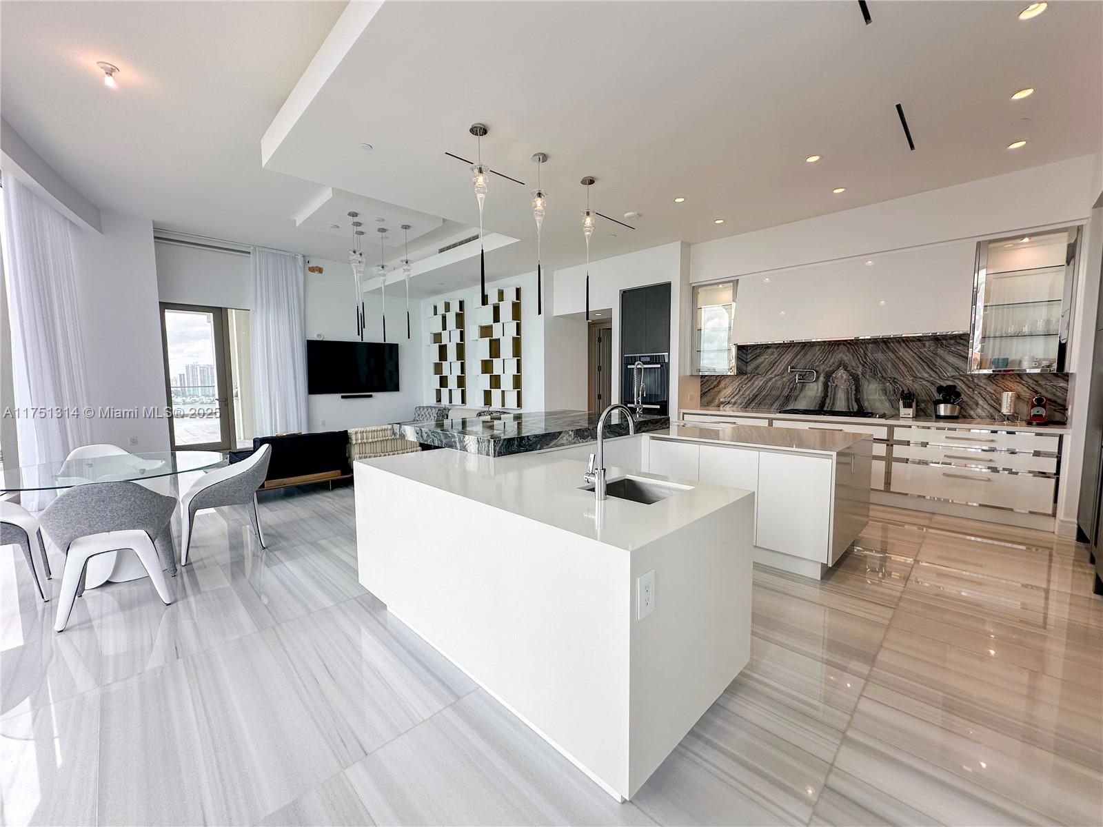 NORTH BISCAYNE BEACH AMEN - Residential
