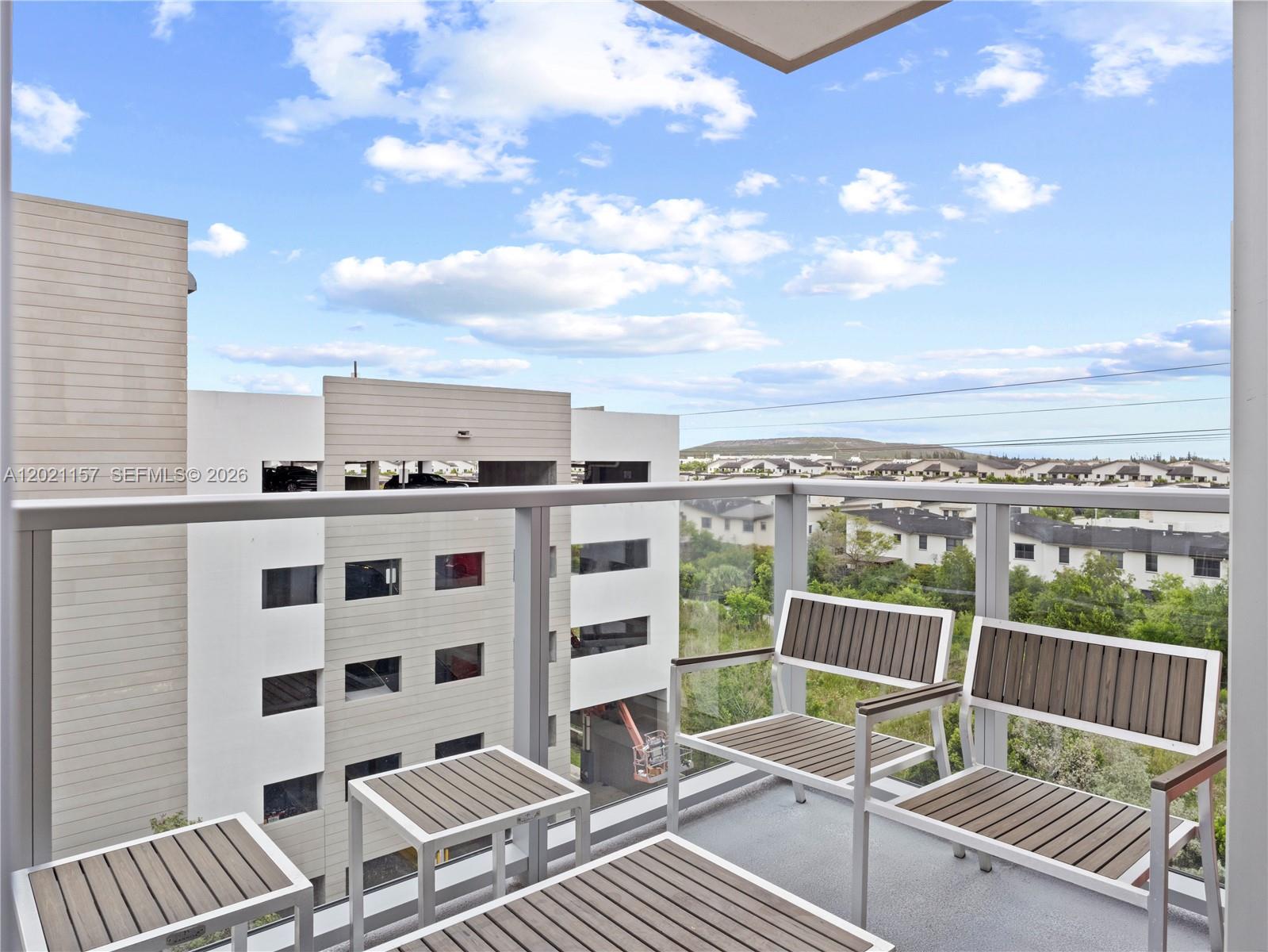 MIDTOWN AT DORAL - Residential