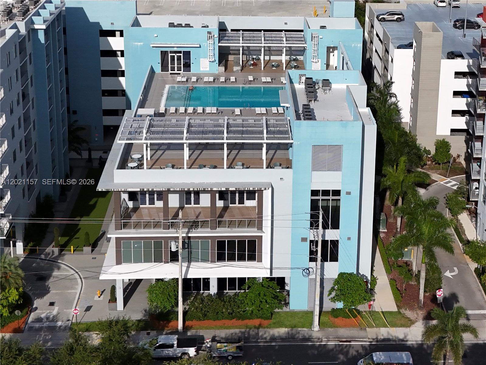 MIDTOWN AT DORAL - Residential