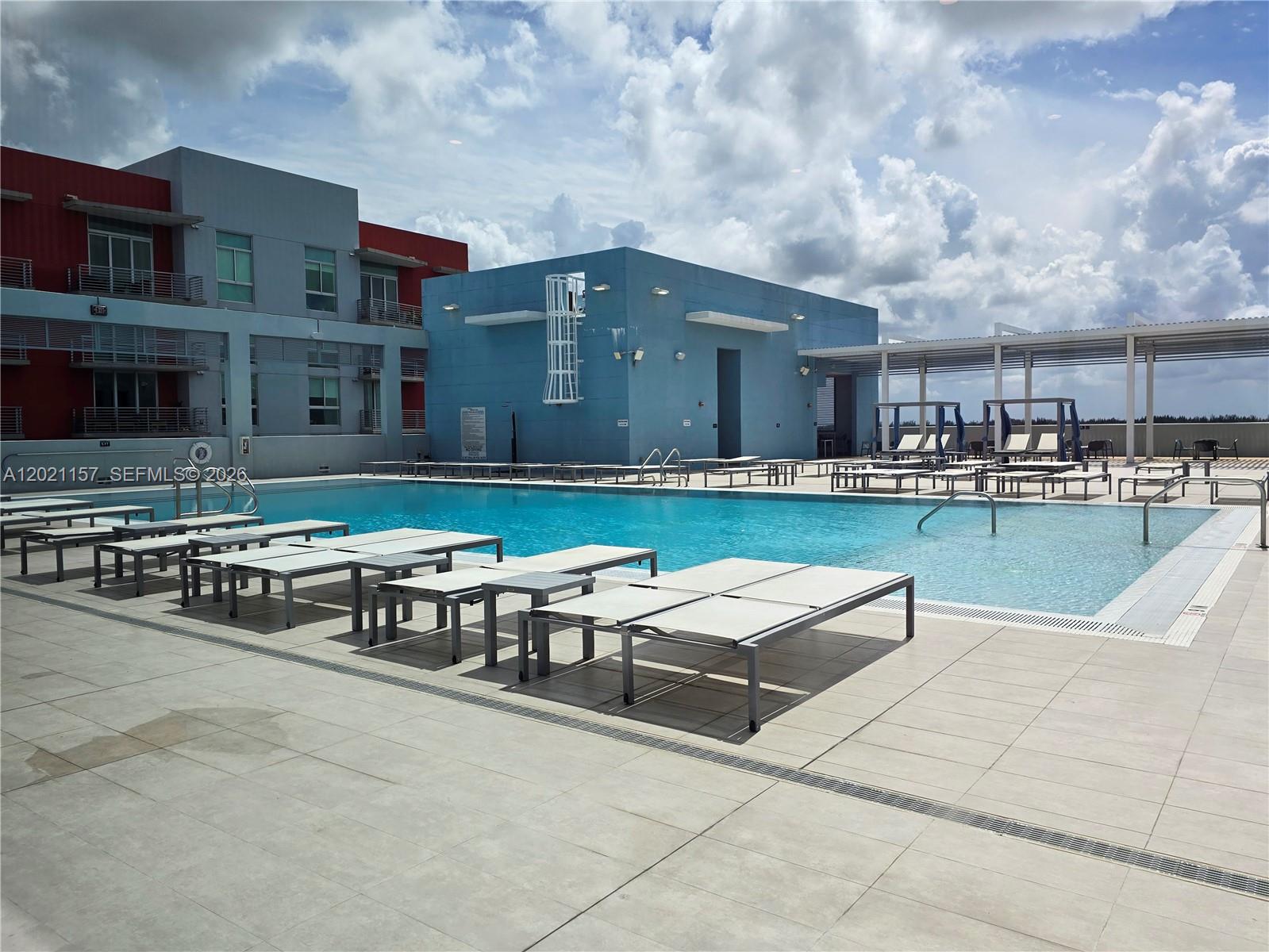 MIDTOWN AT DORAL - Residential