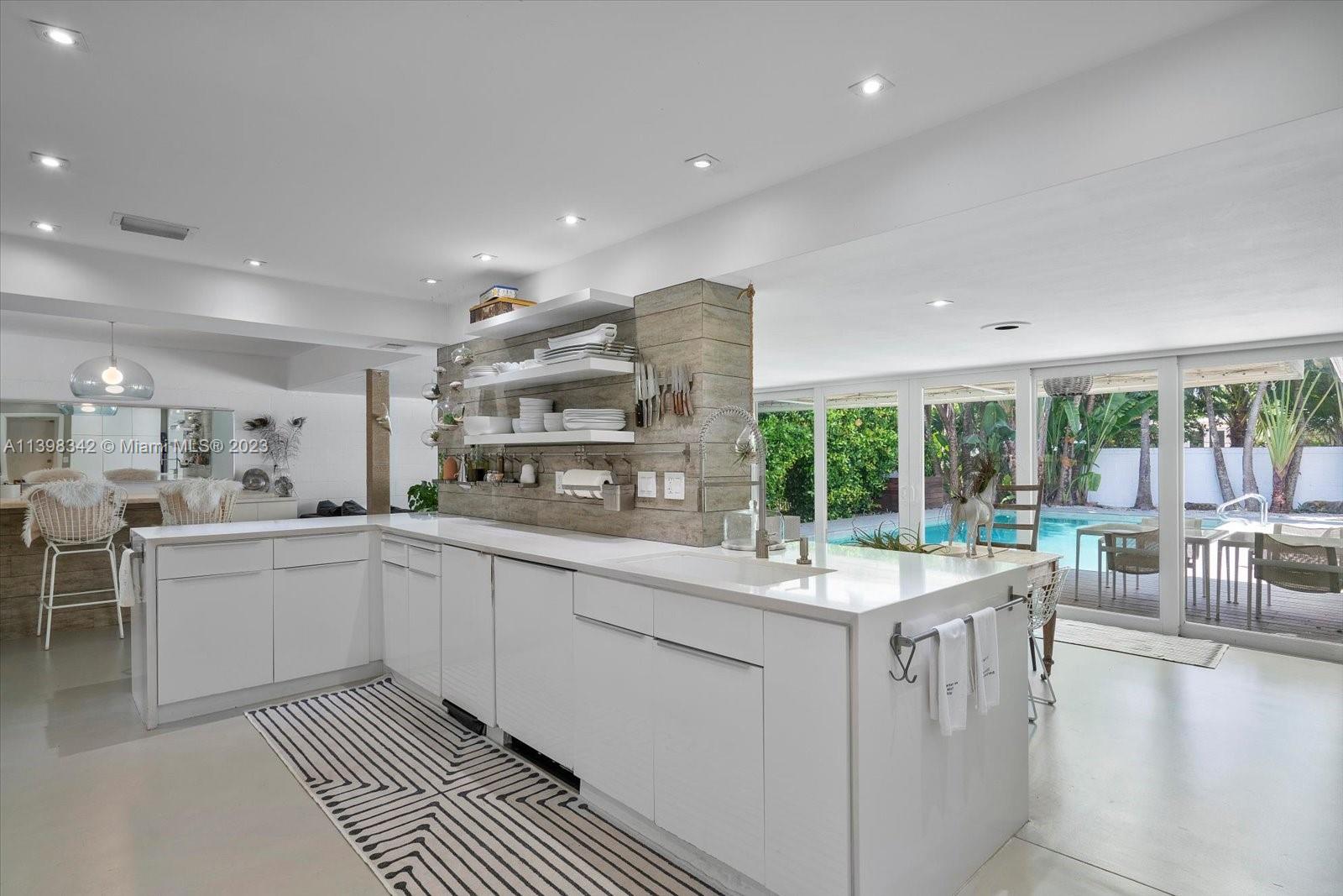 MIAMI SHORES SEC 3 - Residential