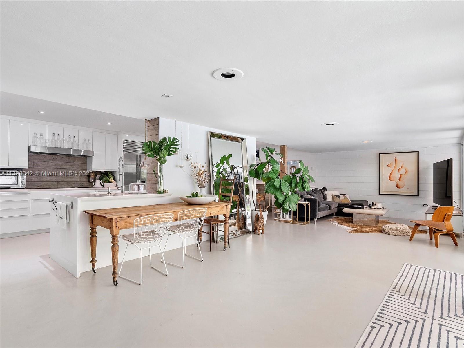 MIAMI SHORES SEC 3 - Residential