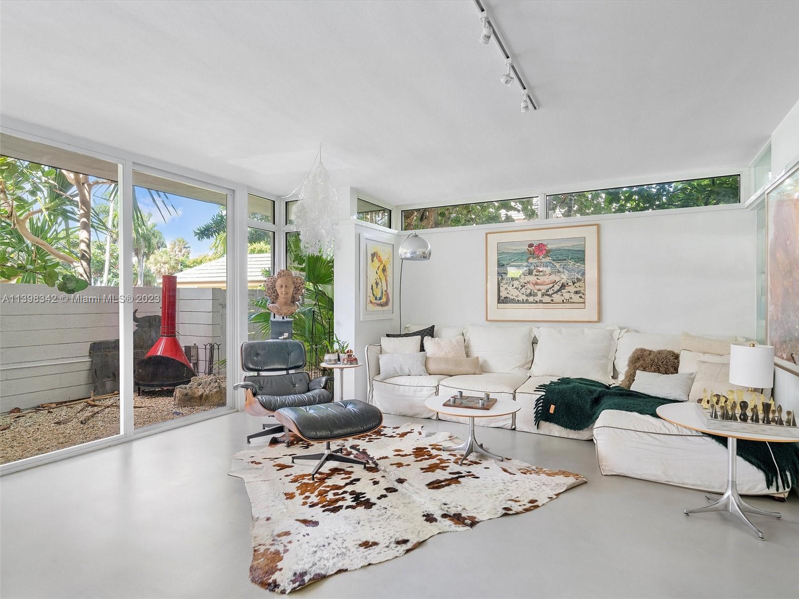 MIAMI SHORES SEC 3 - Residential