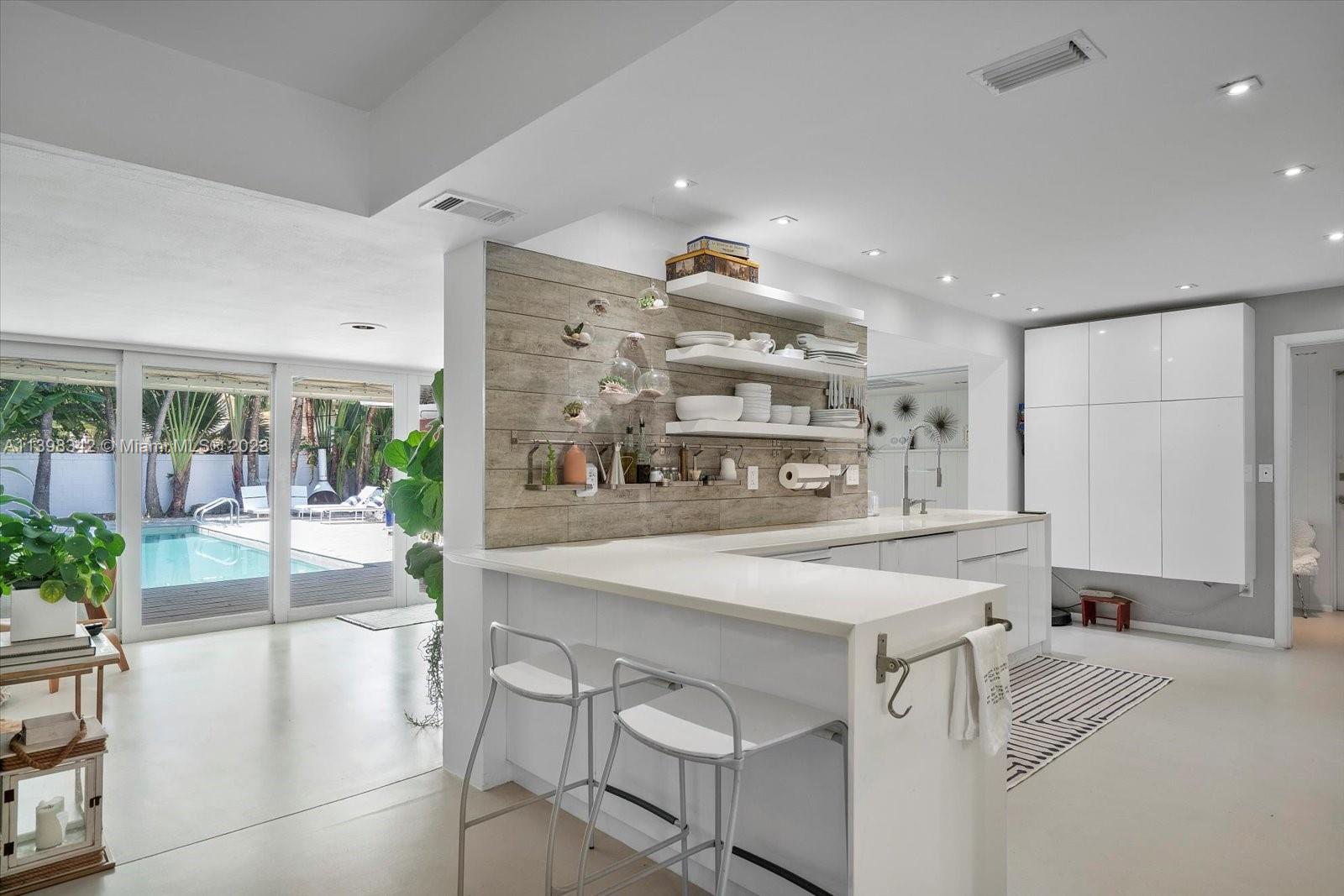 MIAMI SHORES SEC 3 - Residential