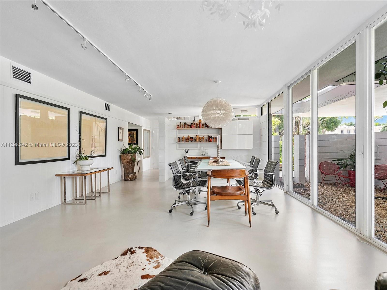 MIAMI SHORES SEC 3 - Residential