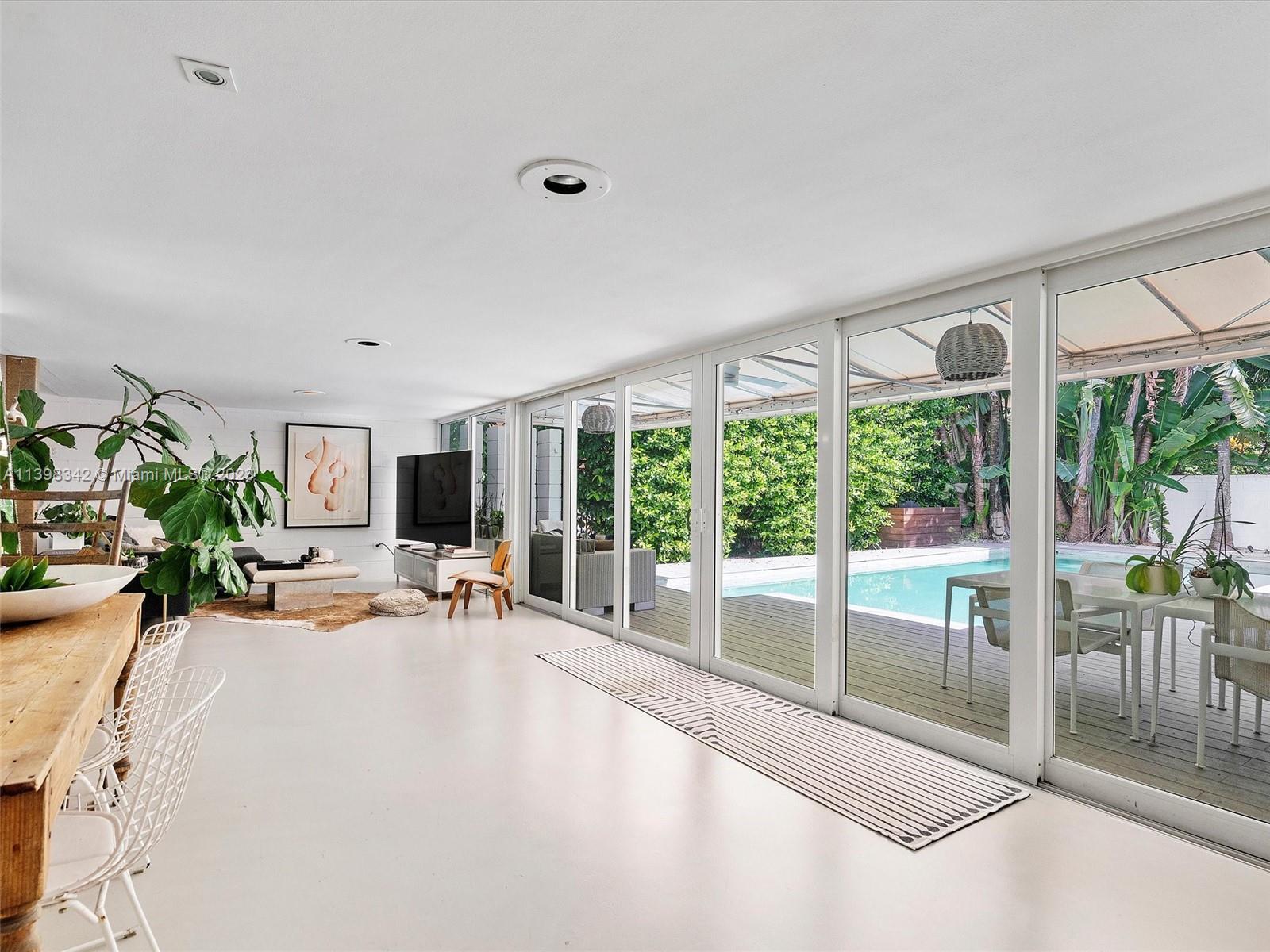 MIAMI SHORES SEC 3 - Residential