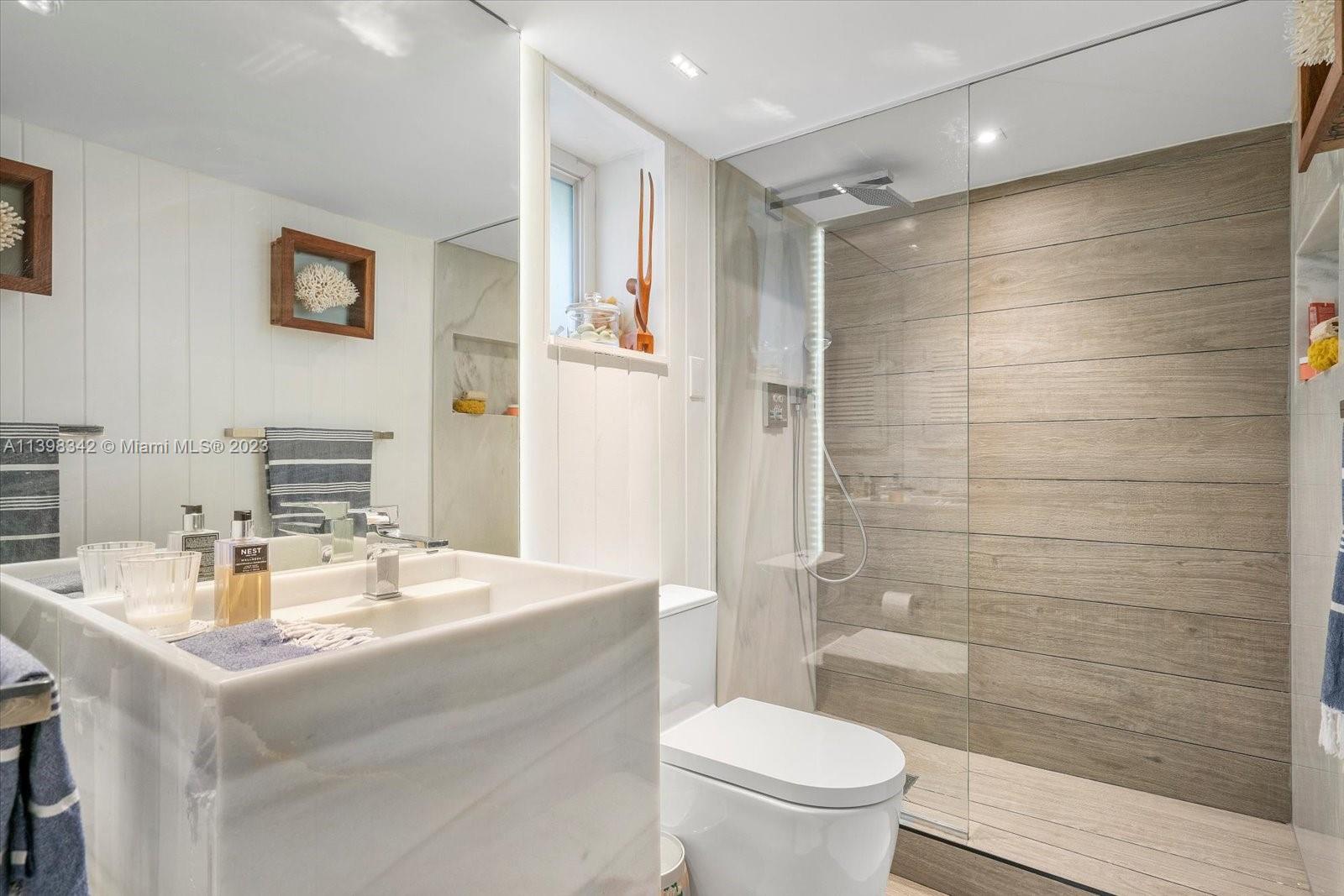 MIAMI SHORES SEC 3 - Residential