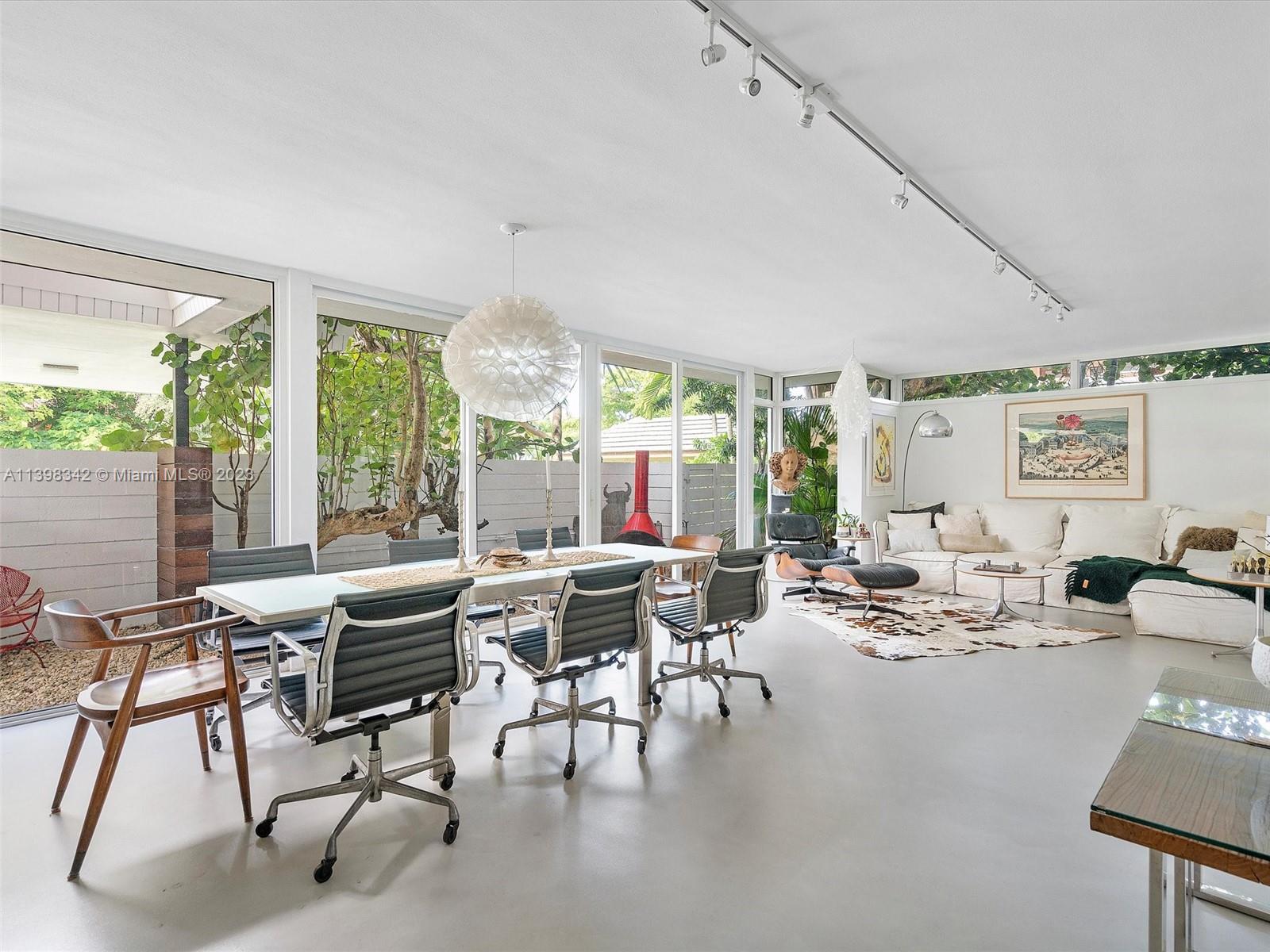 MIAMI SHORES SEC 3 - Residential