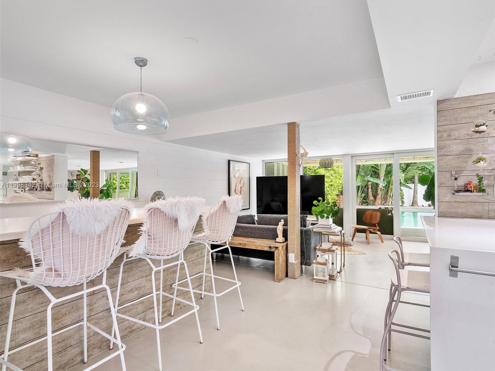 MIAMI SHORES SEC 3 - Residential