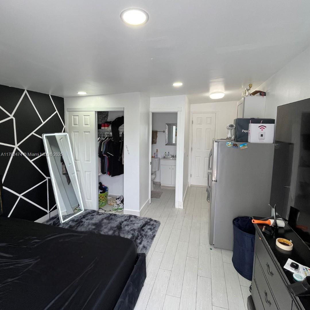 Rental Property at 5803 Buchanan St, Hollywood, Broward County, Florida - Bedrooms: 1 
Bathrooms: 1  - $1,250 MO.