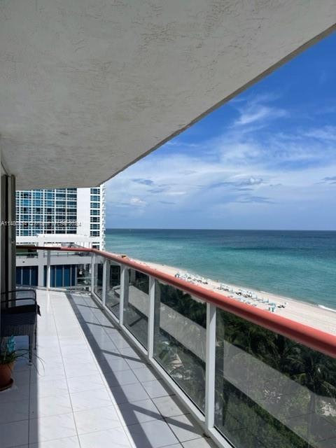 Property for Sale at 6767 Collins Ave 909, Miami Beach, Miami-Dade County, Florida - Bedrooms: 2 
Bathrooms: 2  - $1,195,000