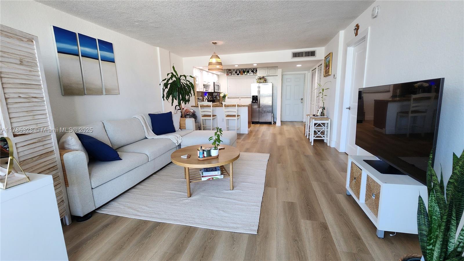 Rental Property at 7900 Tatum Waterway Dr 313, Miami Beach, Miami-Dade County, Florida - Bedrooms: 1 
Bathrooms: 2  - $2,350 MO.