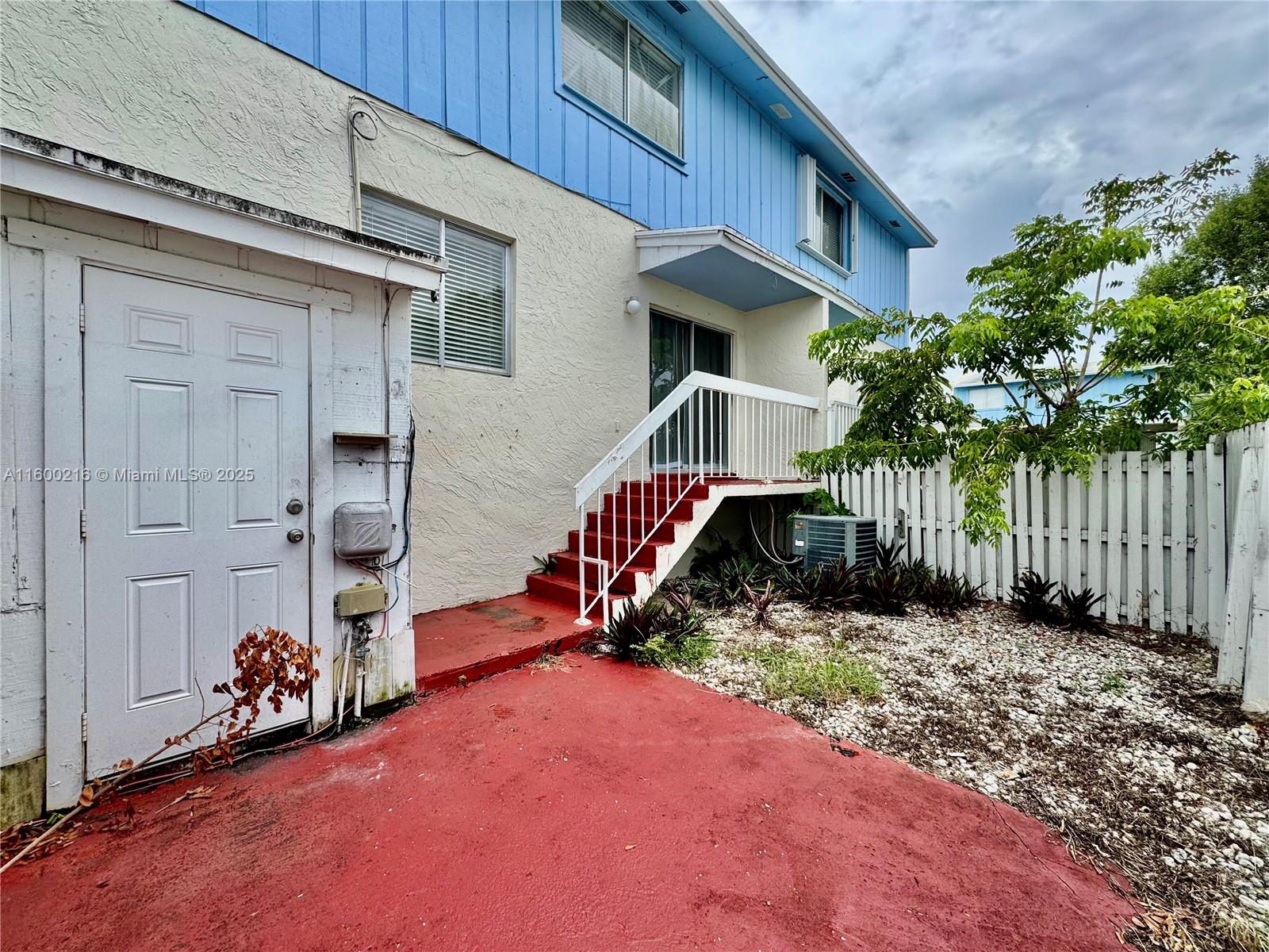 BLACK CREEK VILLAS - Residential