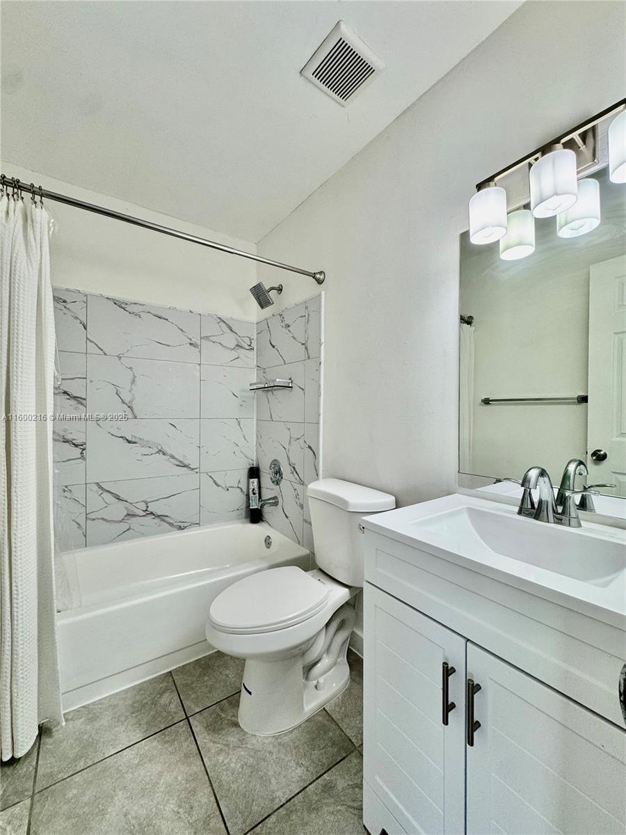 BLACK CREEK VILLAS - Residential