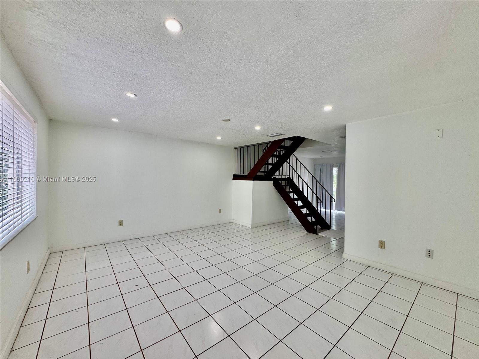 BLACK CREEK VILLAS - Residential