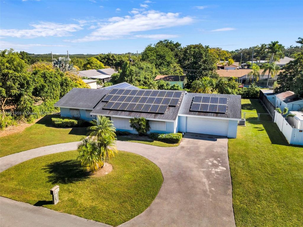 Photo of 27221 SW 167th Ct, Homestead, FL 33031 (MLS # A11921959)