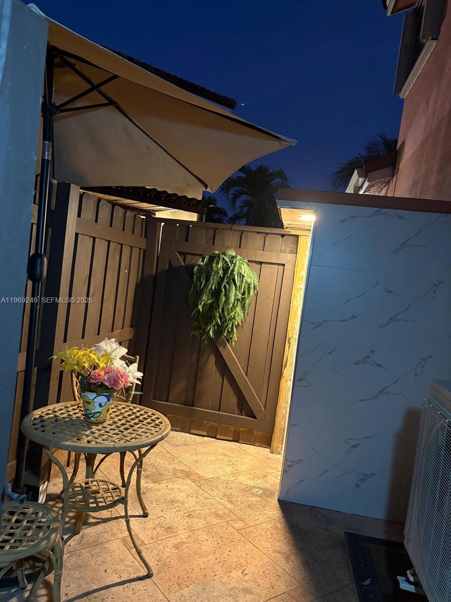 IMPERIAL GROUP - Residential Lease