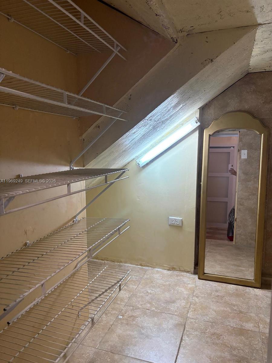 IMPERIAL GROUP - Residential Lease