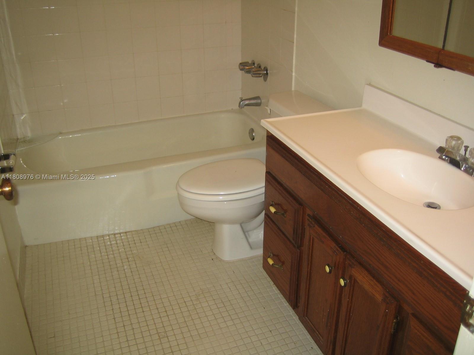 SPANISH TRACE CONDO - Residential Lease