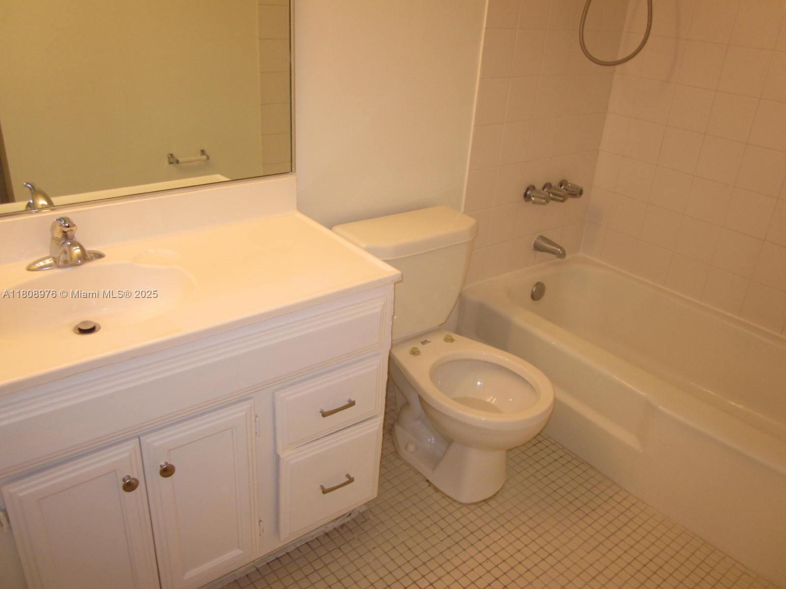 SPANISH TRACE CONDO - Residential Lease