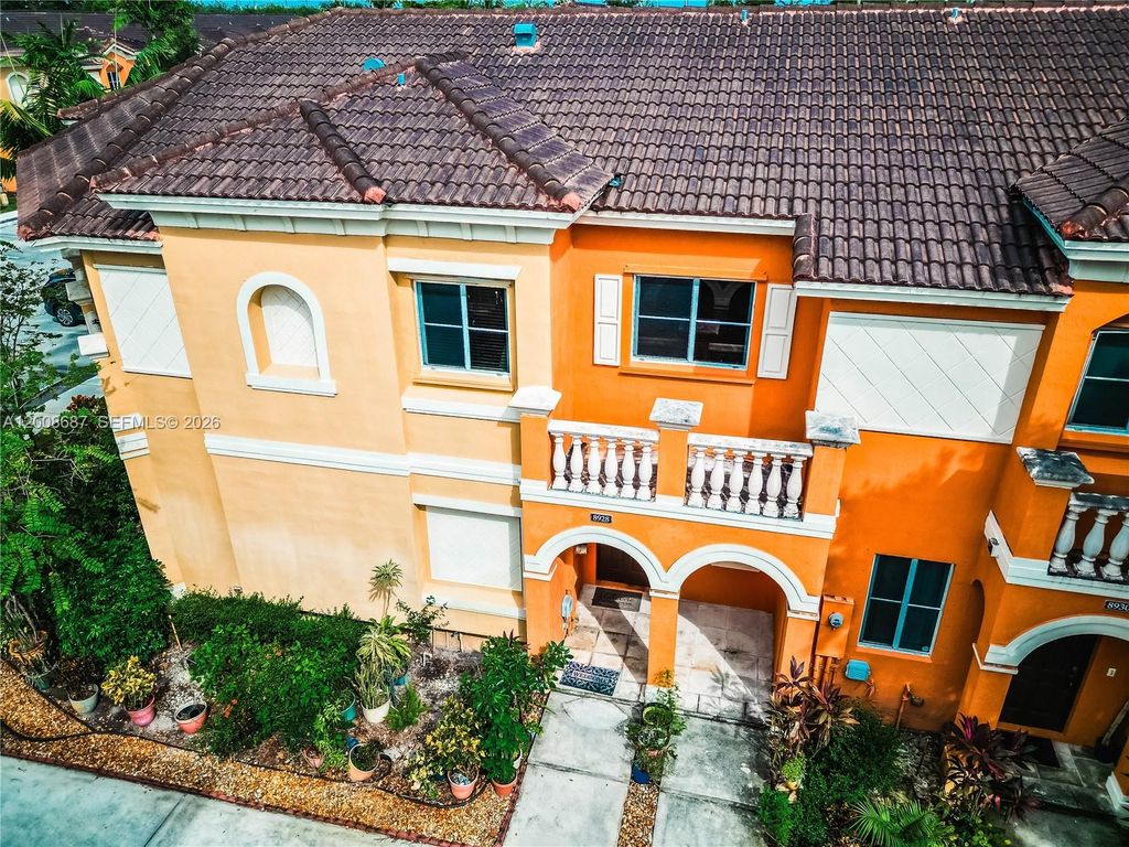 Photo of 8928 SW 18th St, Miramar, FL 33025 (MLS # A12008687)