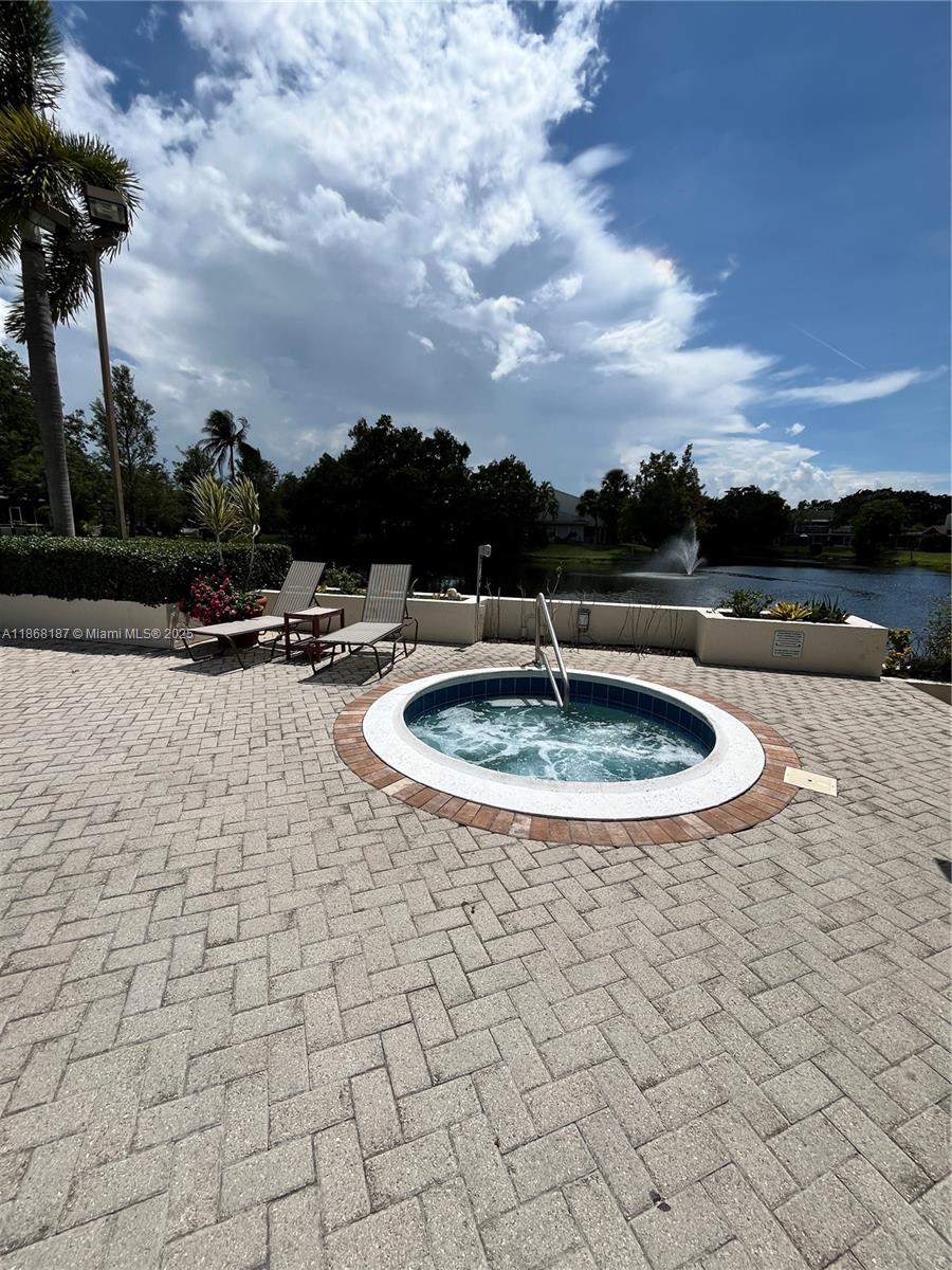 WOODLAKE SHORES - Residential