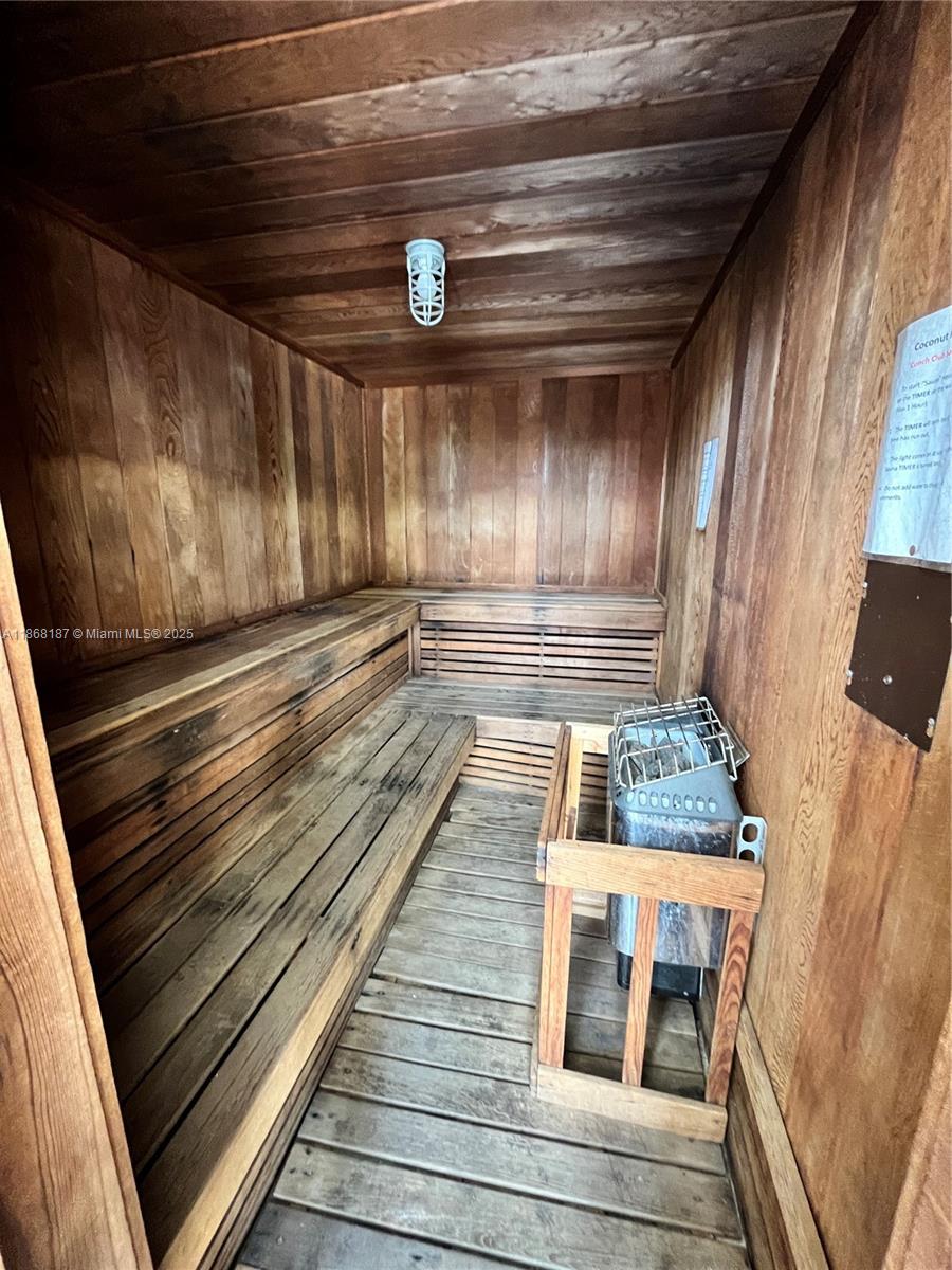 WOODLAKE SHORES - Residential