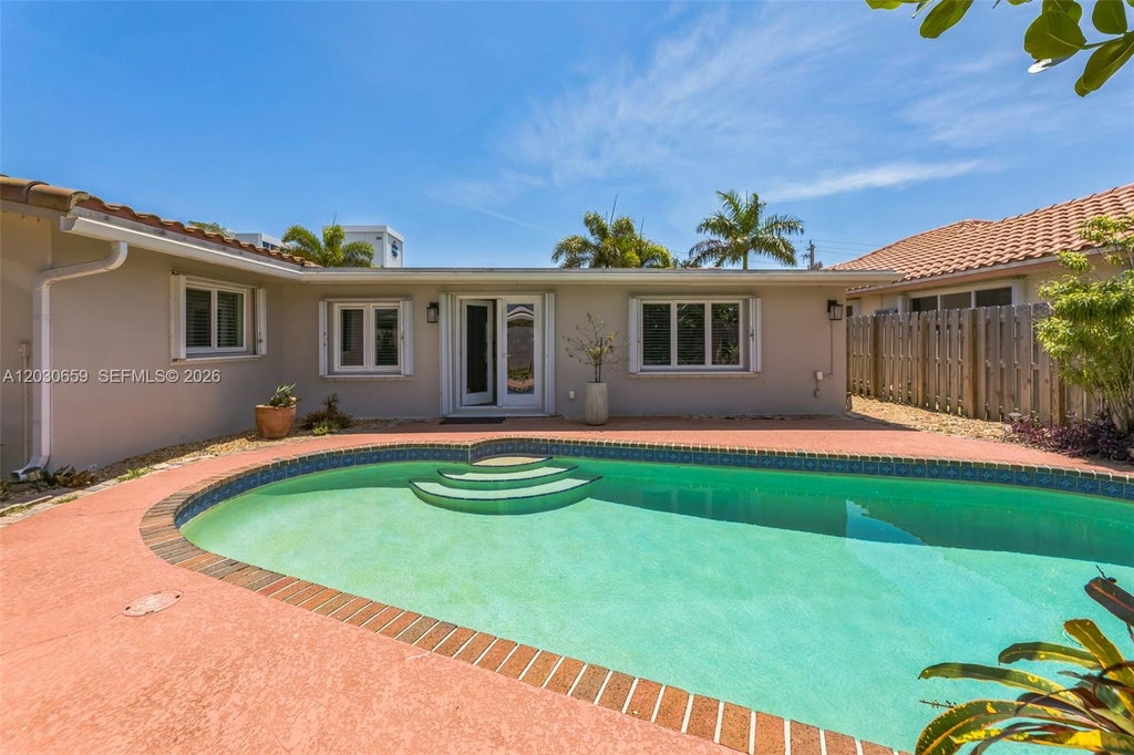 Photo of 6341 NE 22nd Ave, Fort Lauderdale, FL 33308 (MLS # A12030659)
